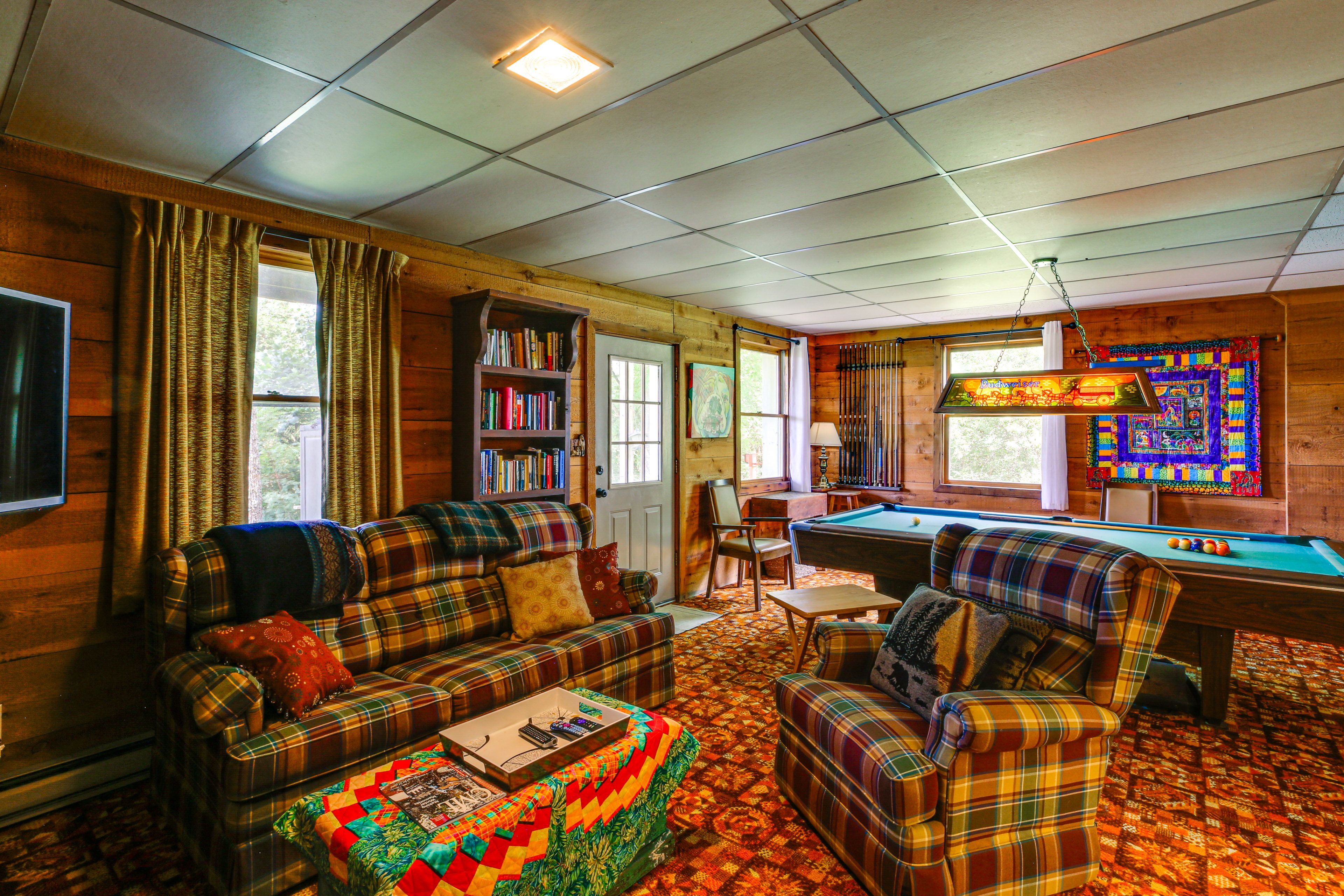 Game Room | Smart TV | Board Games & Books | Free WiFi