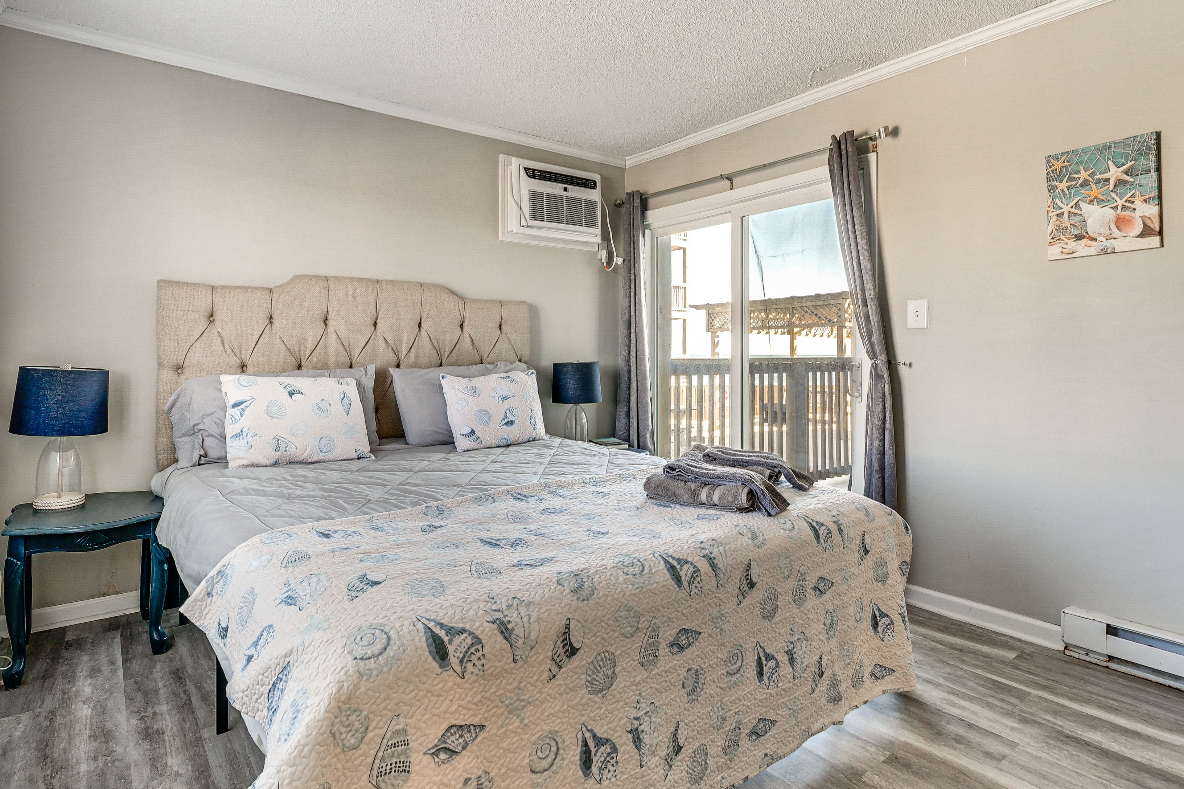 Bedroom 1 | King Bed | En-Suite Bathroom