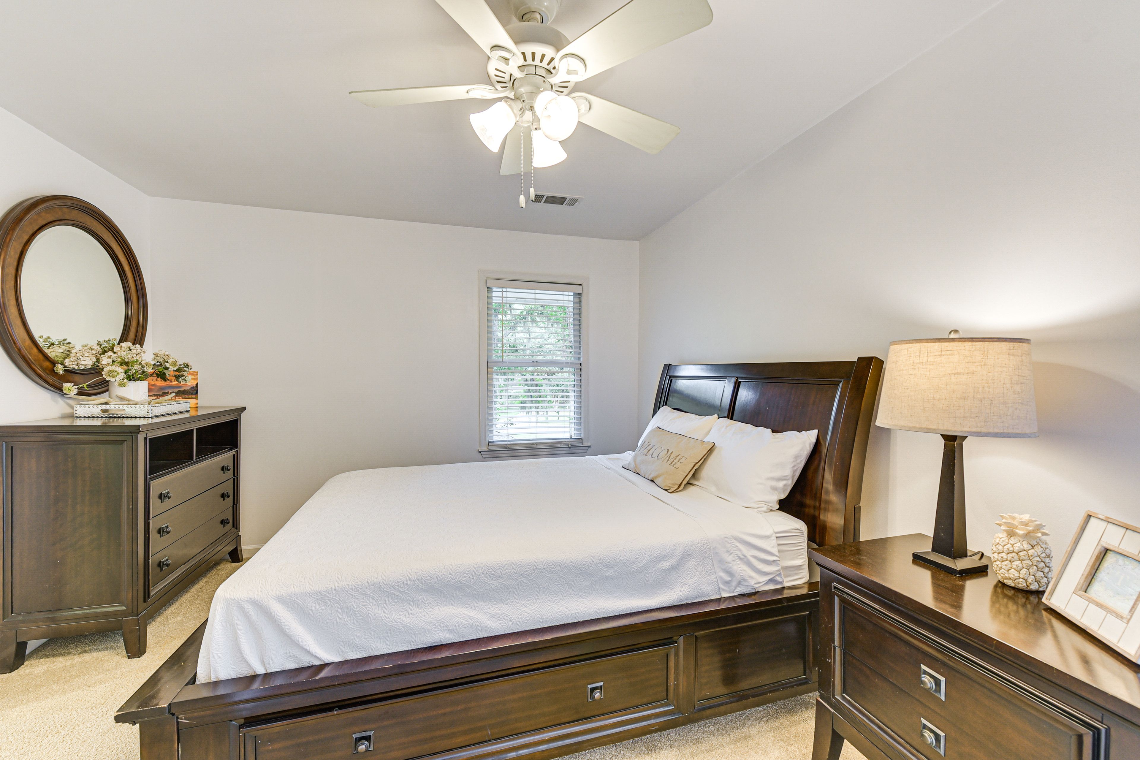 Bedroom 2 | 2nd Floor | Queen Bed