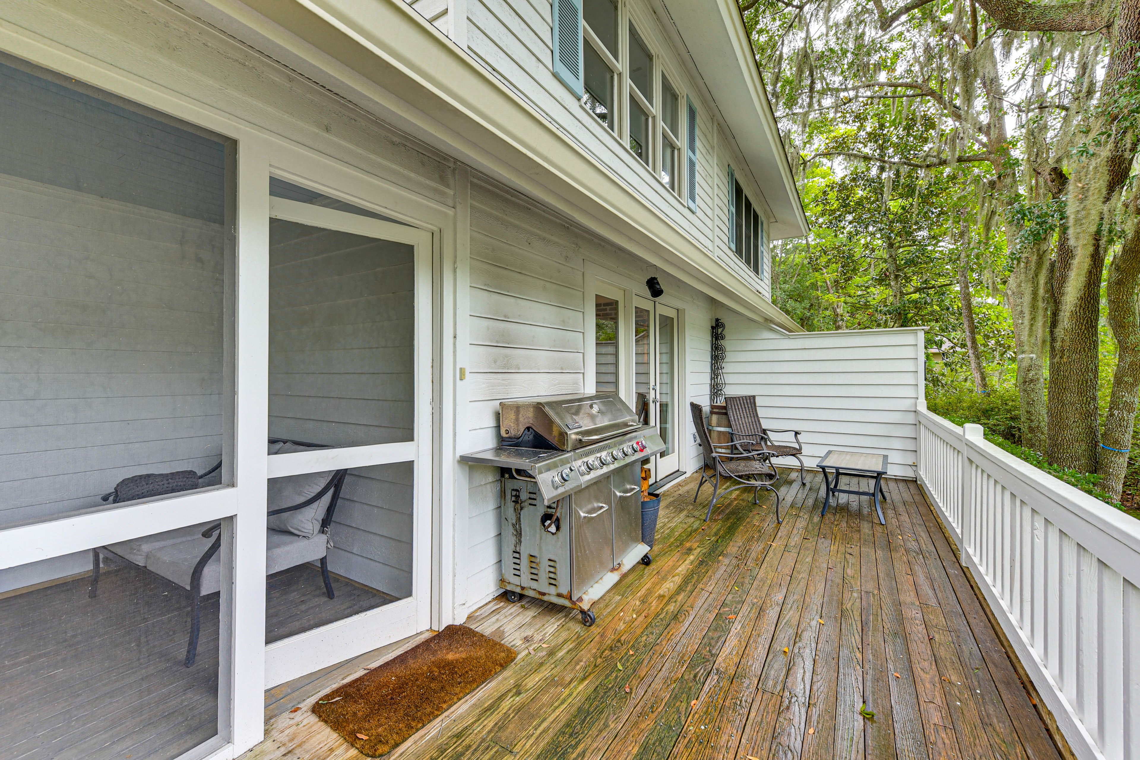 Private Deck | Gas Grill