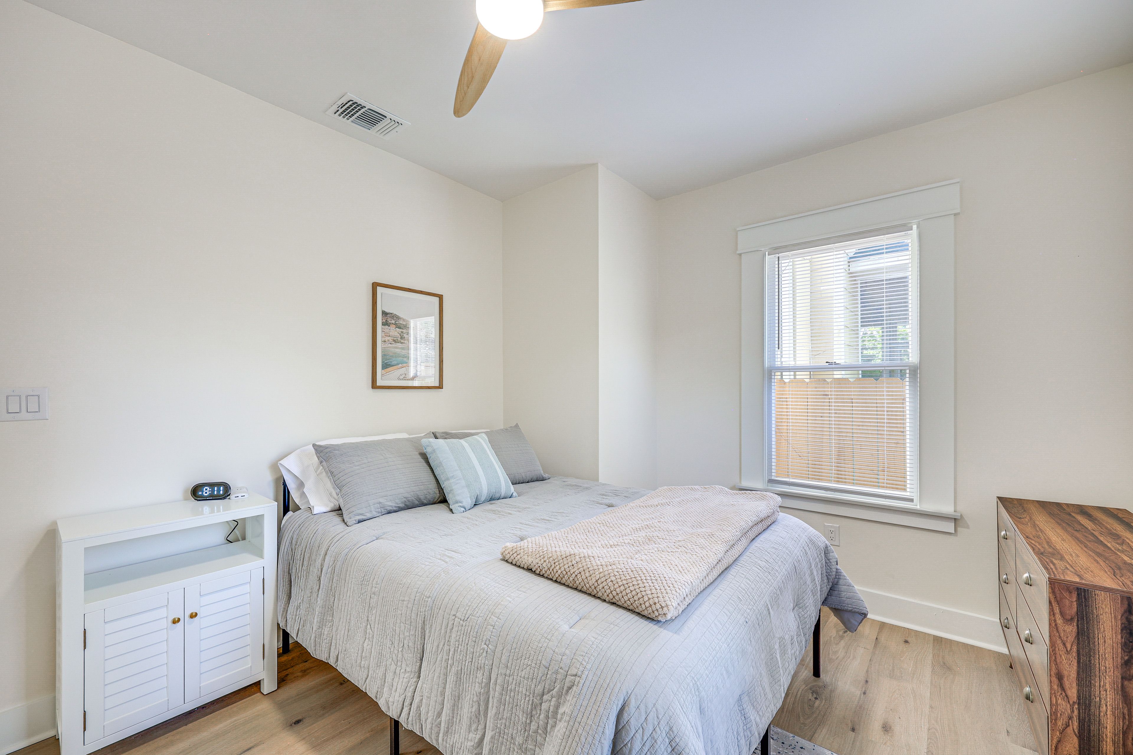 Bedroom 2 | Queen Bed | 1st Floor