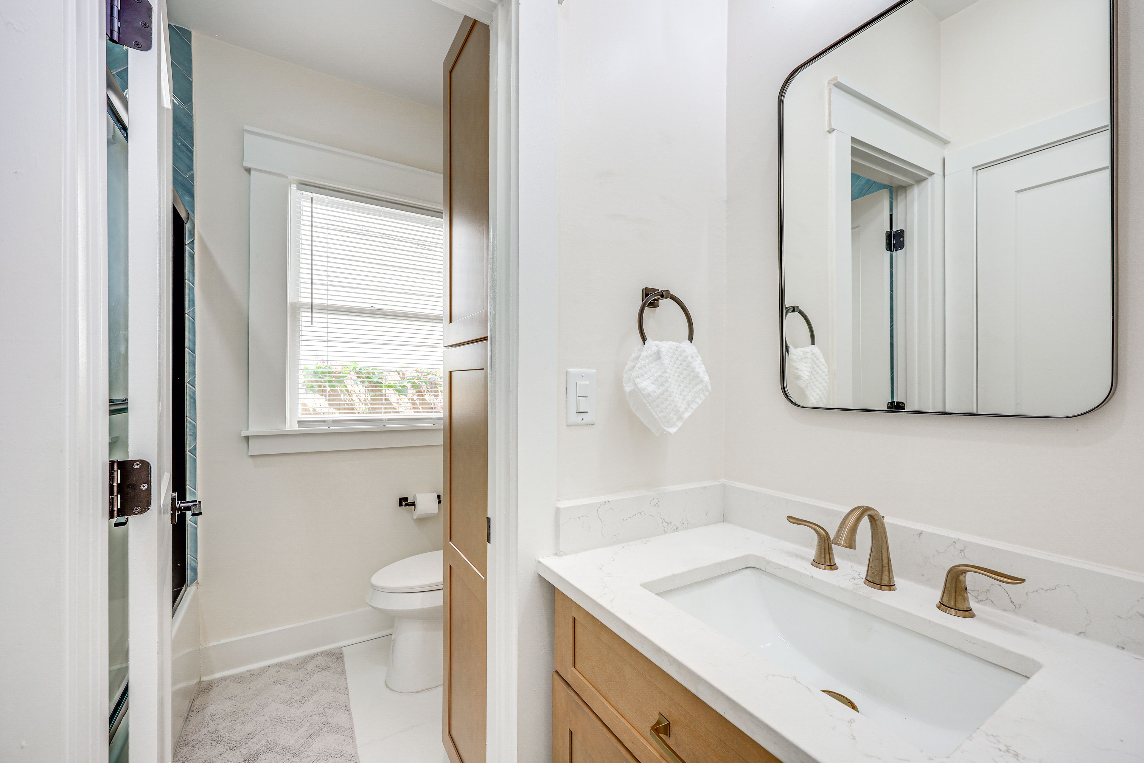 Full Bathroom | 1st Floor