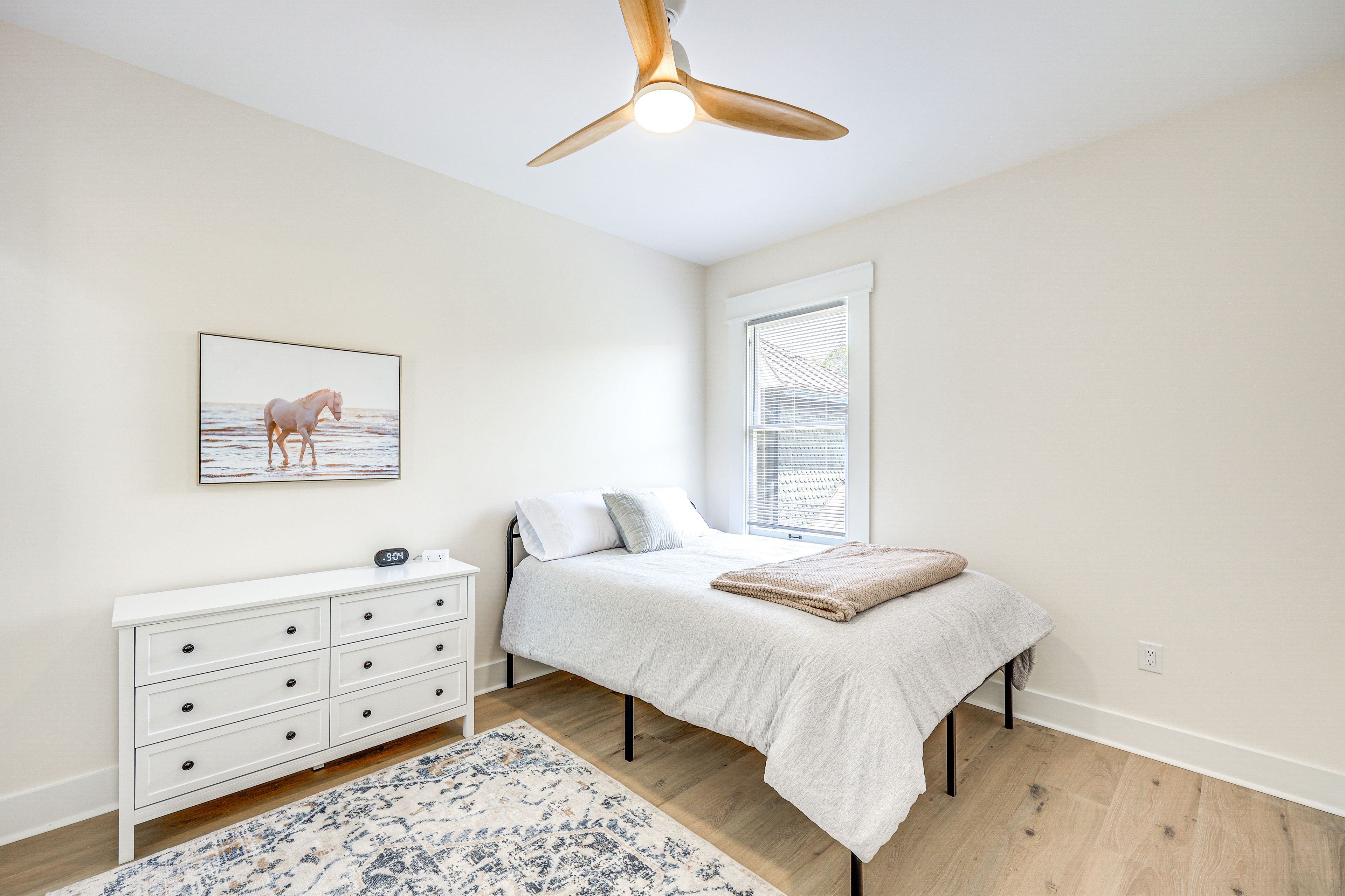 Bedroom 5 | Queen Bed | 2nd Floor