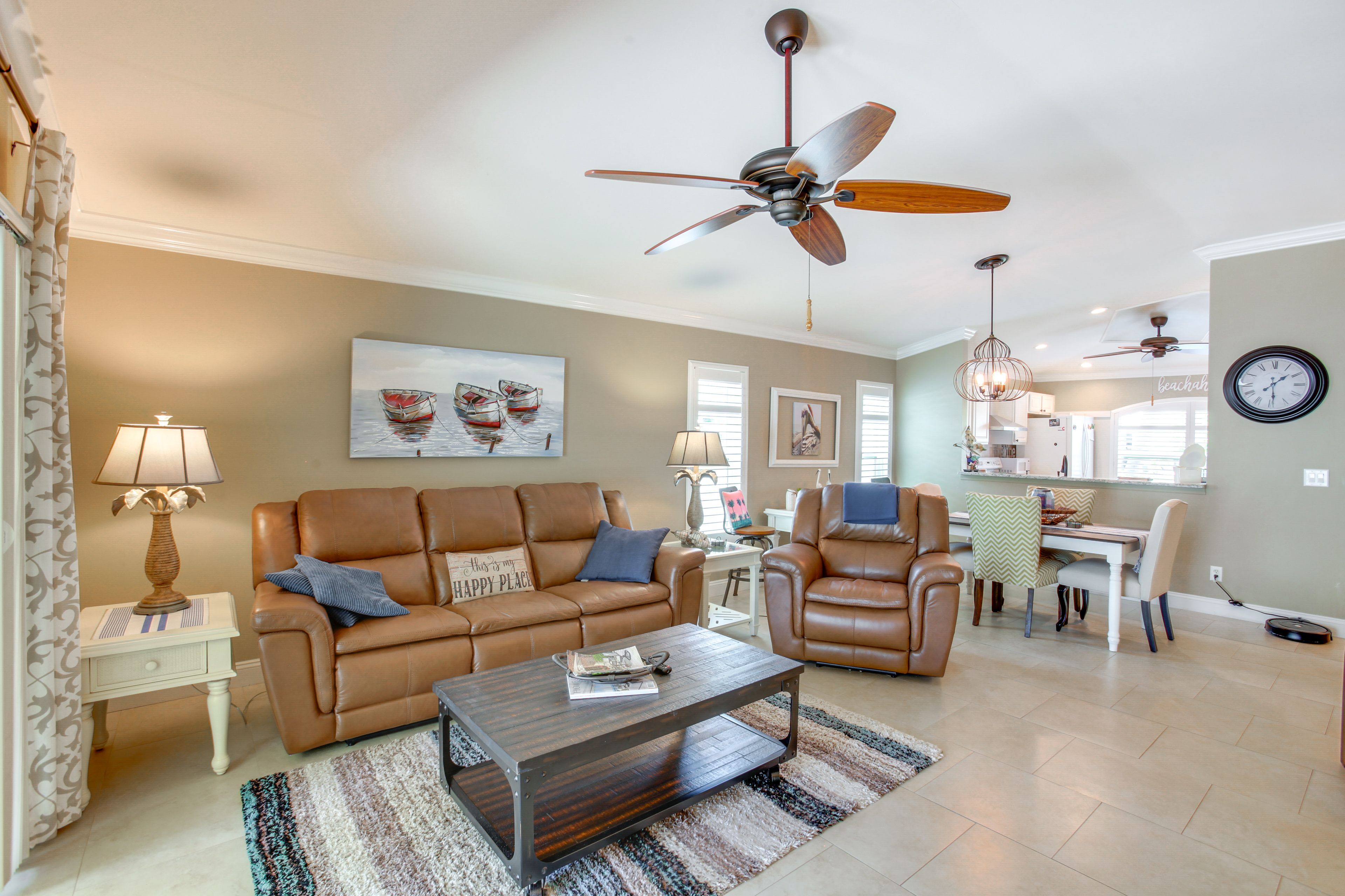 Living Room | Central A/C & Heating | Free WiFi