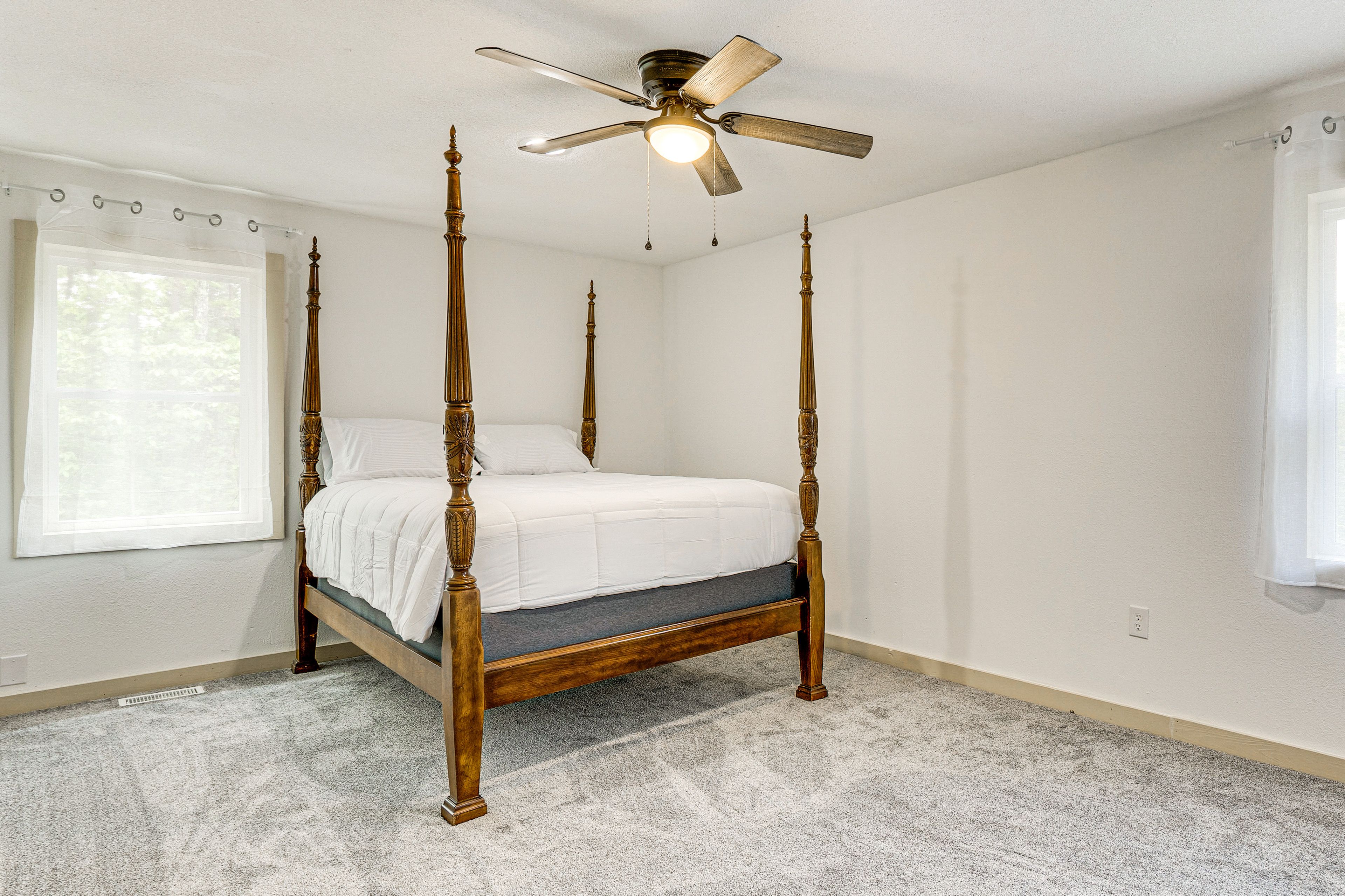 Bedroom 2 | Queen Bed | 3rd Floor