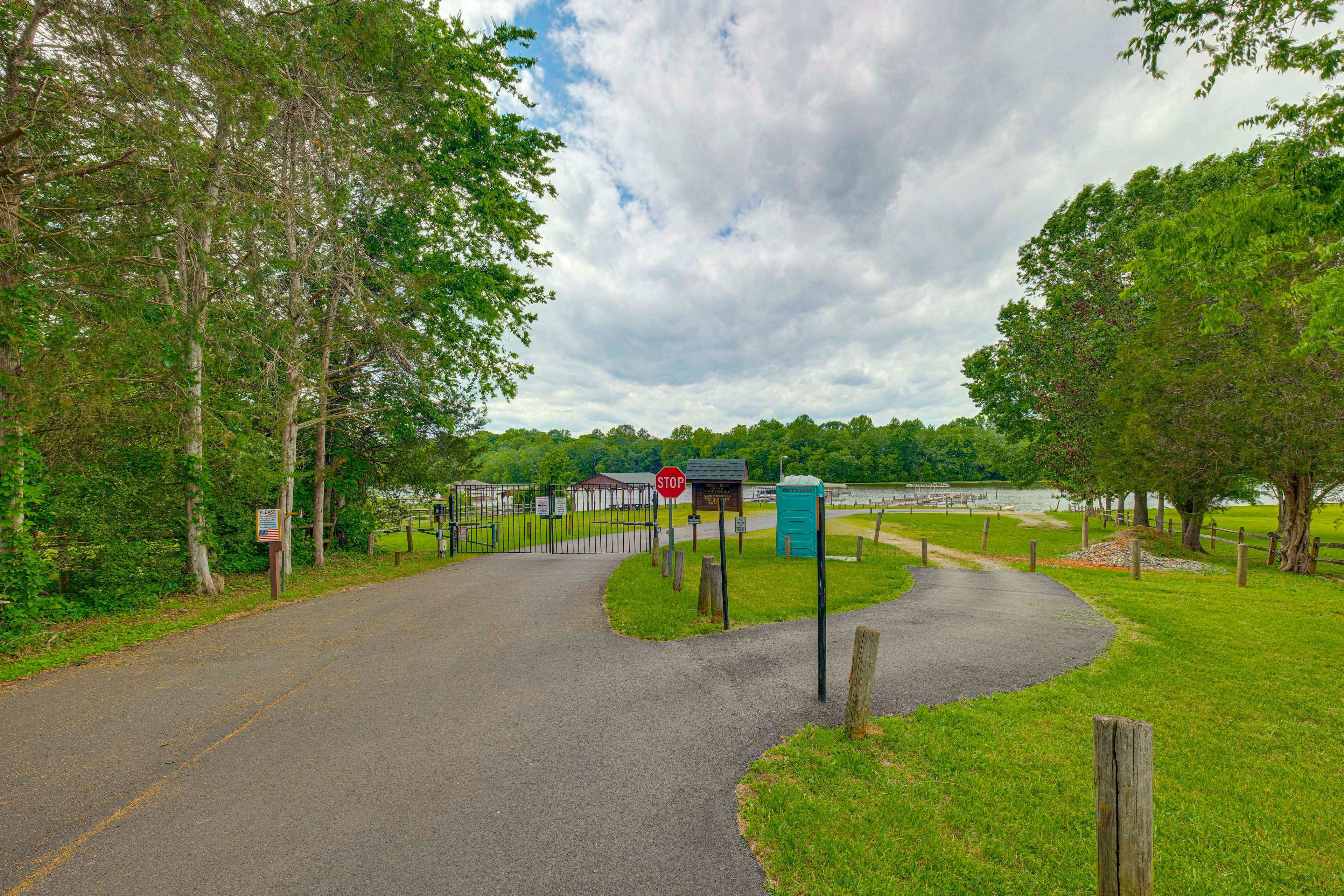 Sunning Hills | Community Amenities