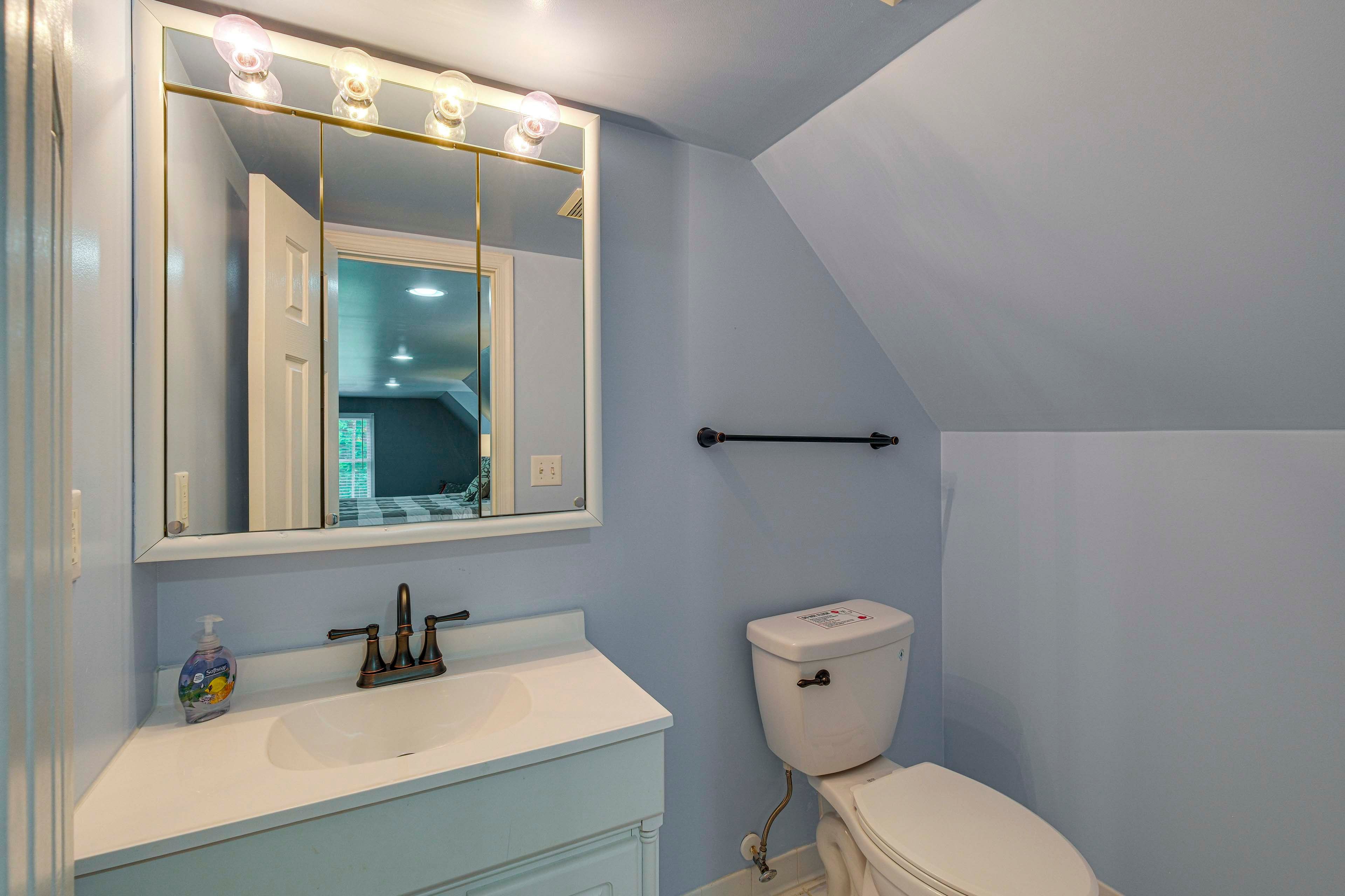 En-Suite Half Bathroom | 2nd Floor