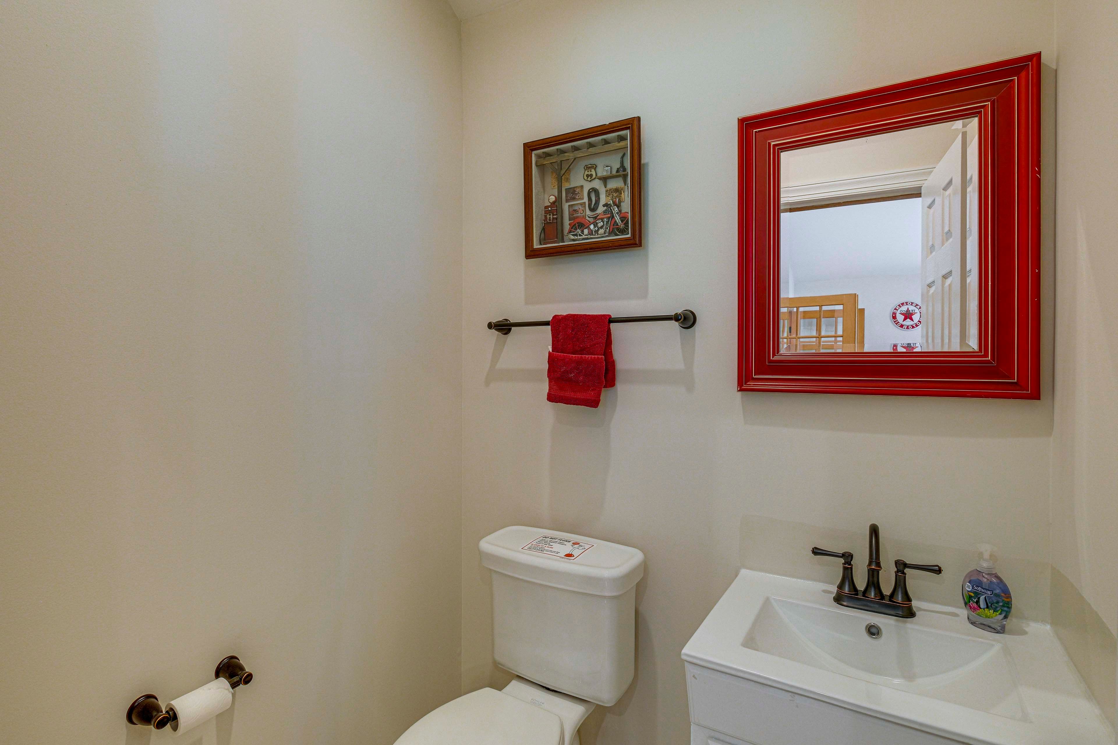 Half Bathroom | 1st Floor