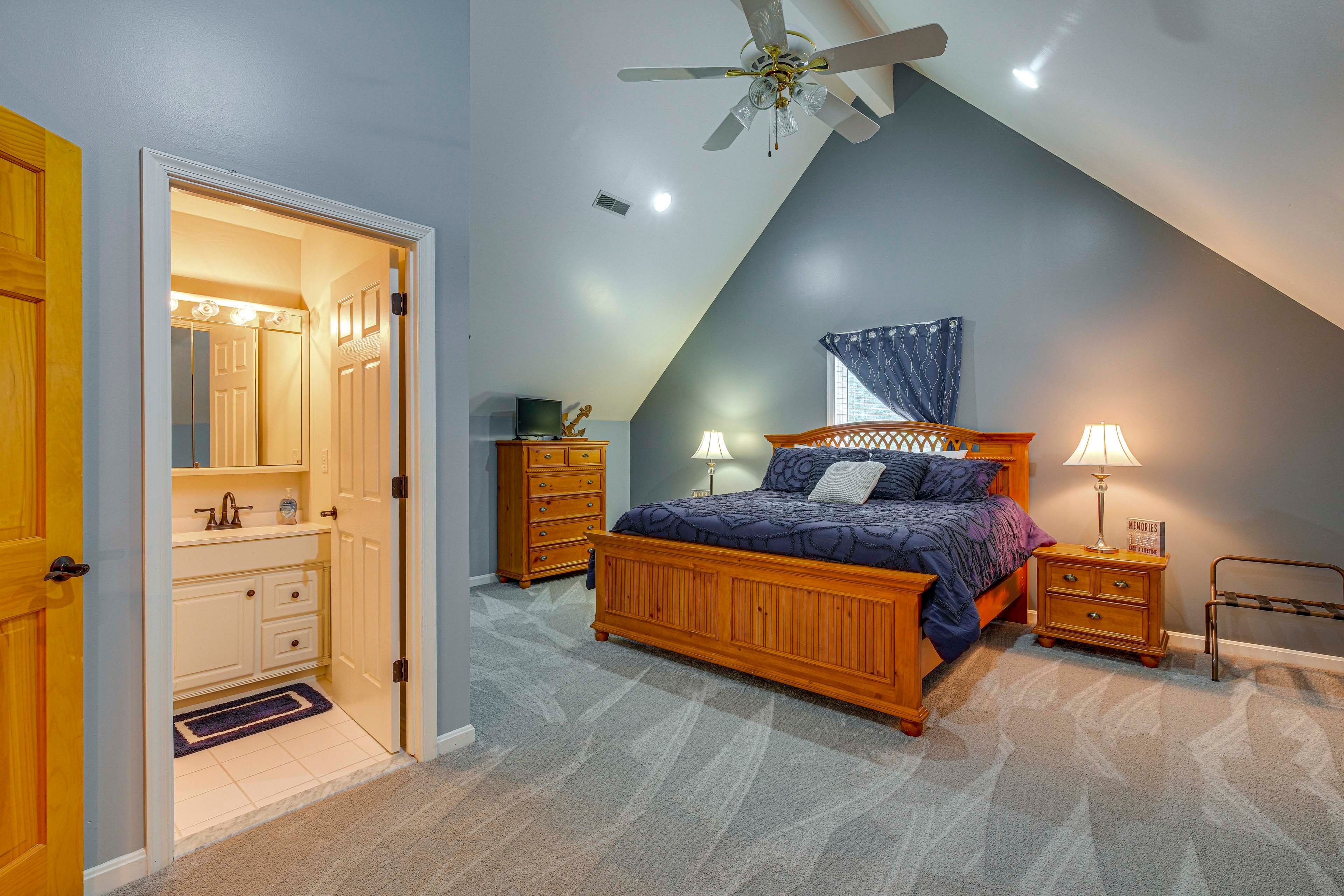 Bedroom 3 | King Bed | 2nd Floor