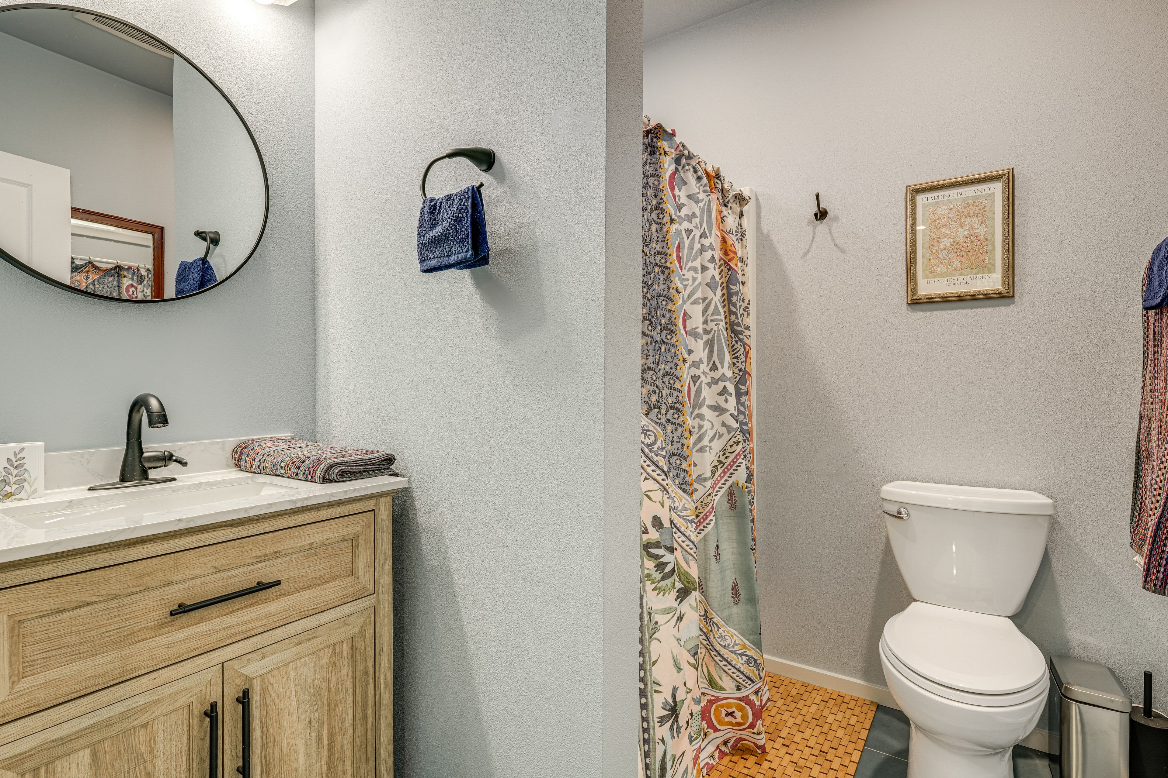 Full Bathroom | Towels & Linens Provided