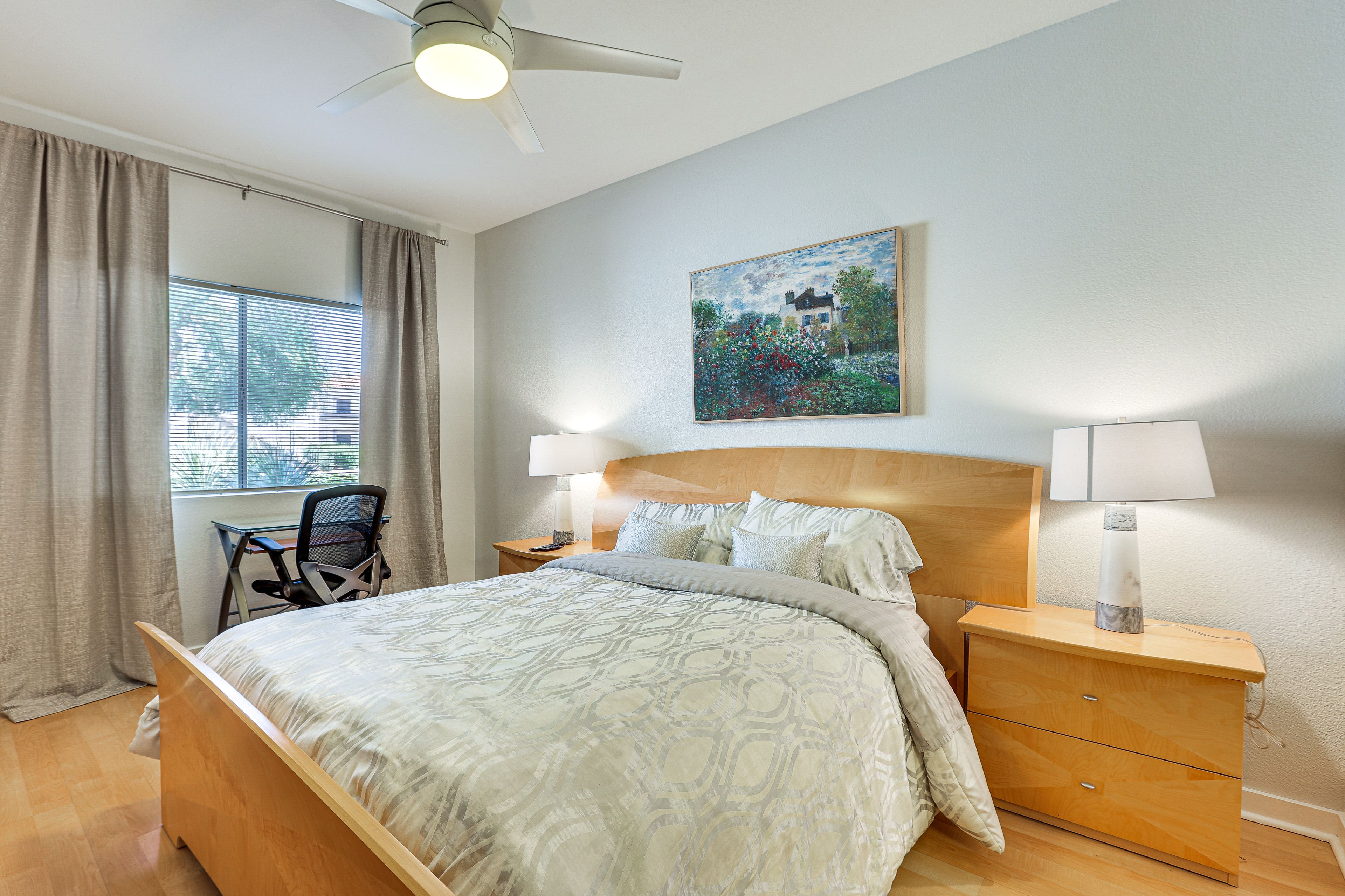Bedroom 1 | Queen Bed | En-Suite Bathroom
