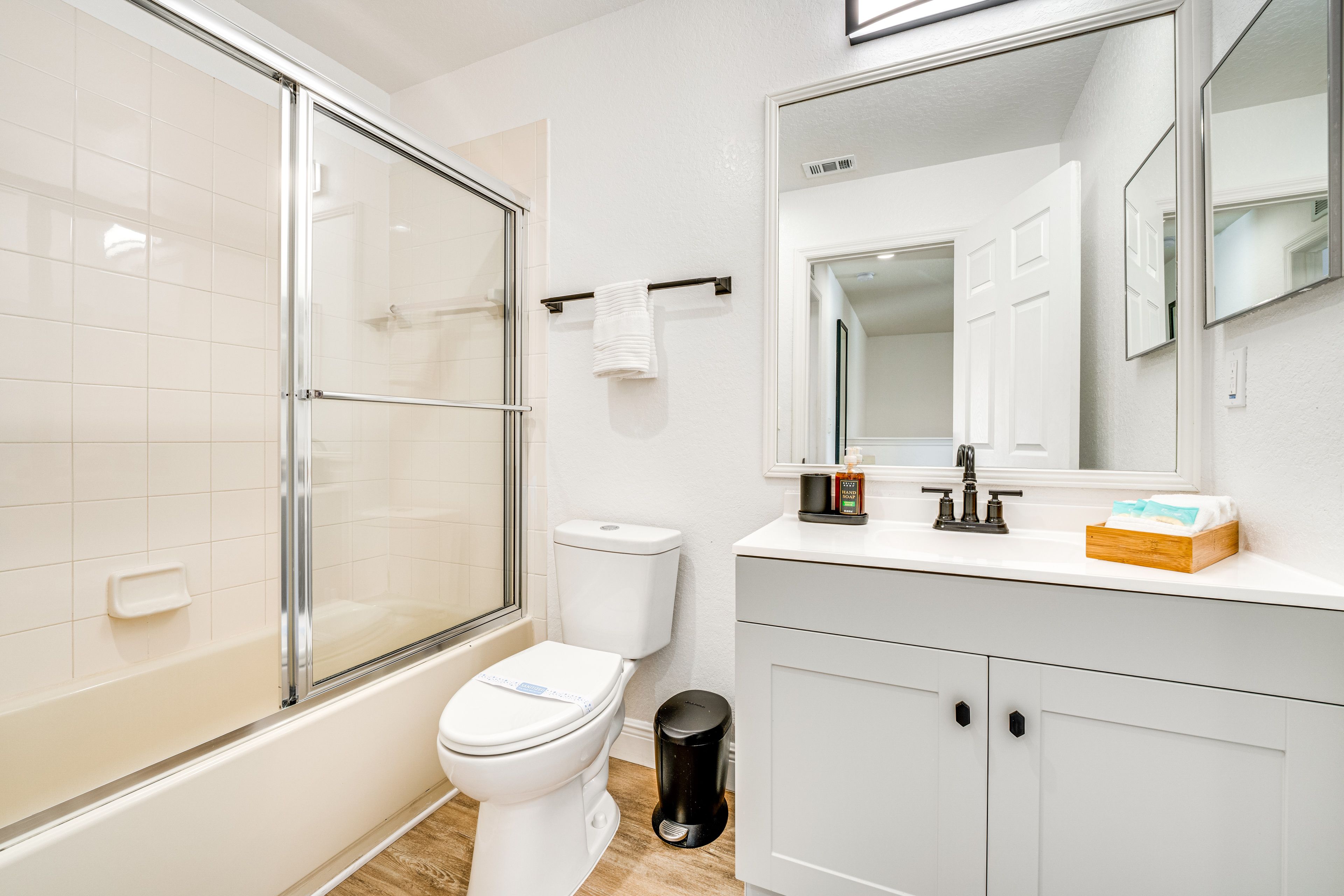 Full Bath | 2nd Floor