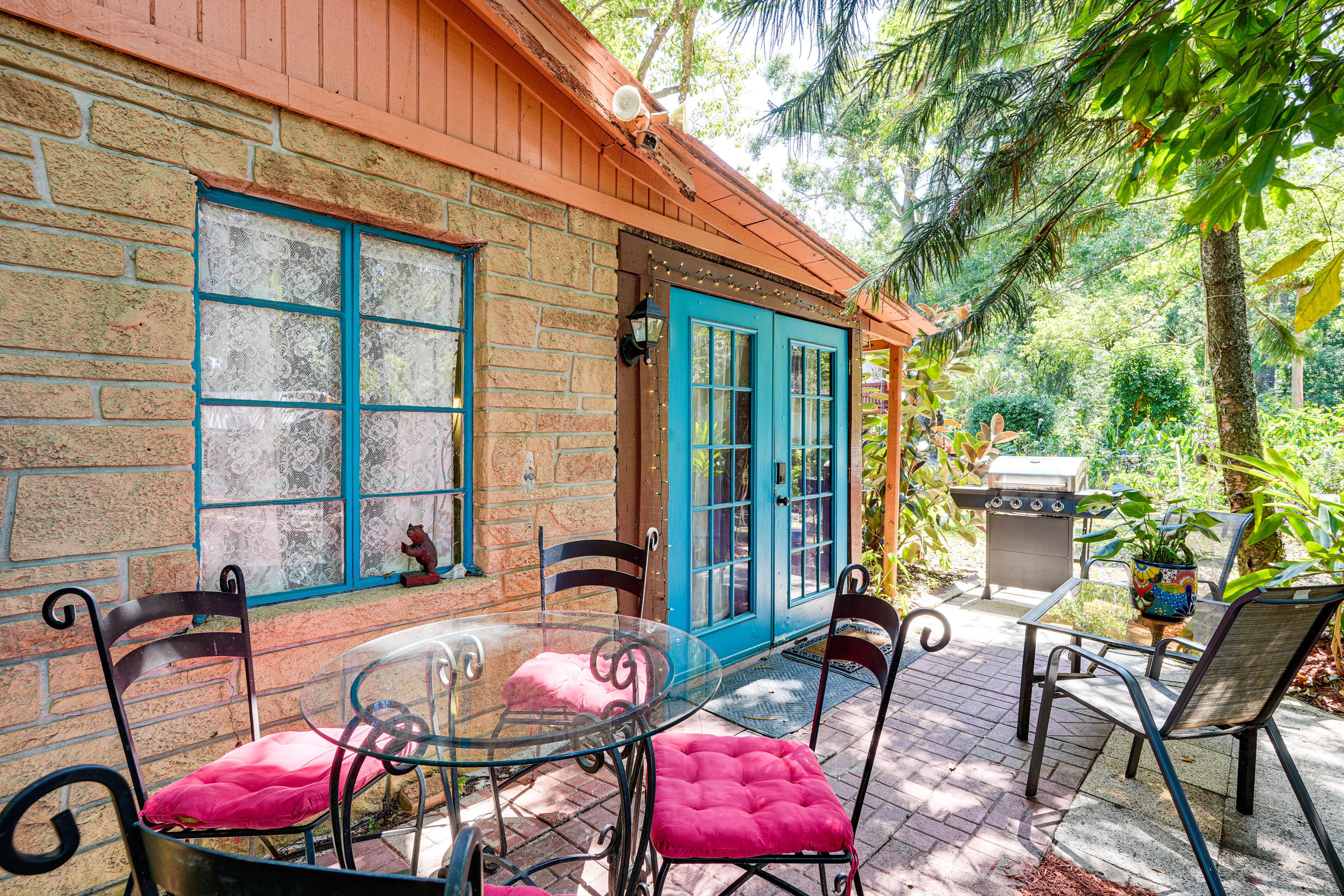 Front Patio | Gas Grill