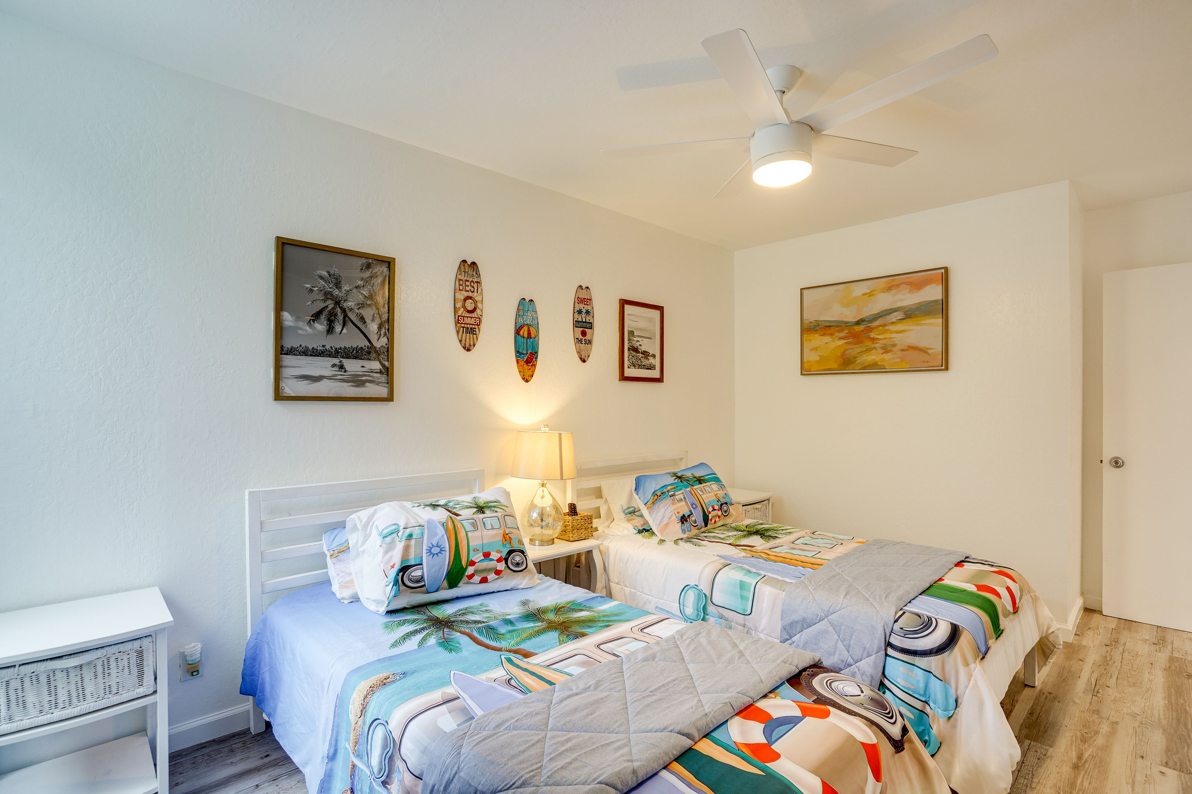 Bedroom 2 | 2 Twin Beds | Flat-Screen TV