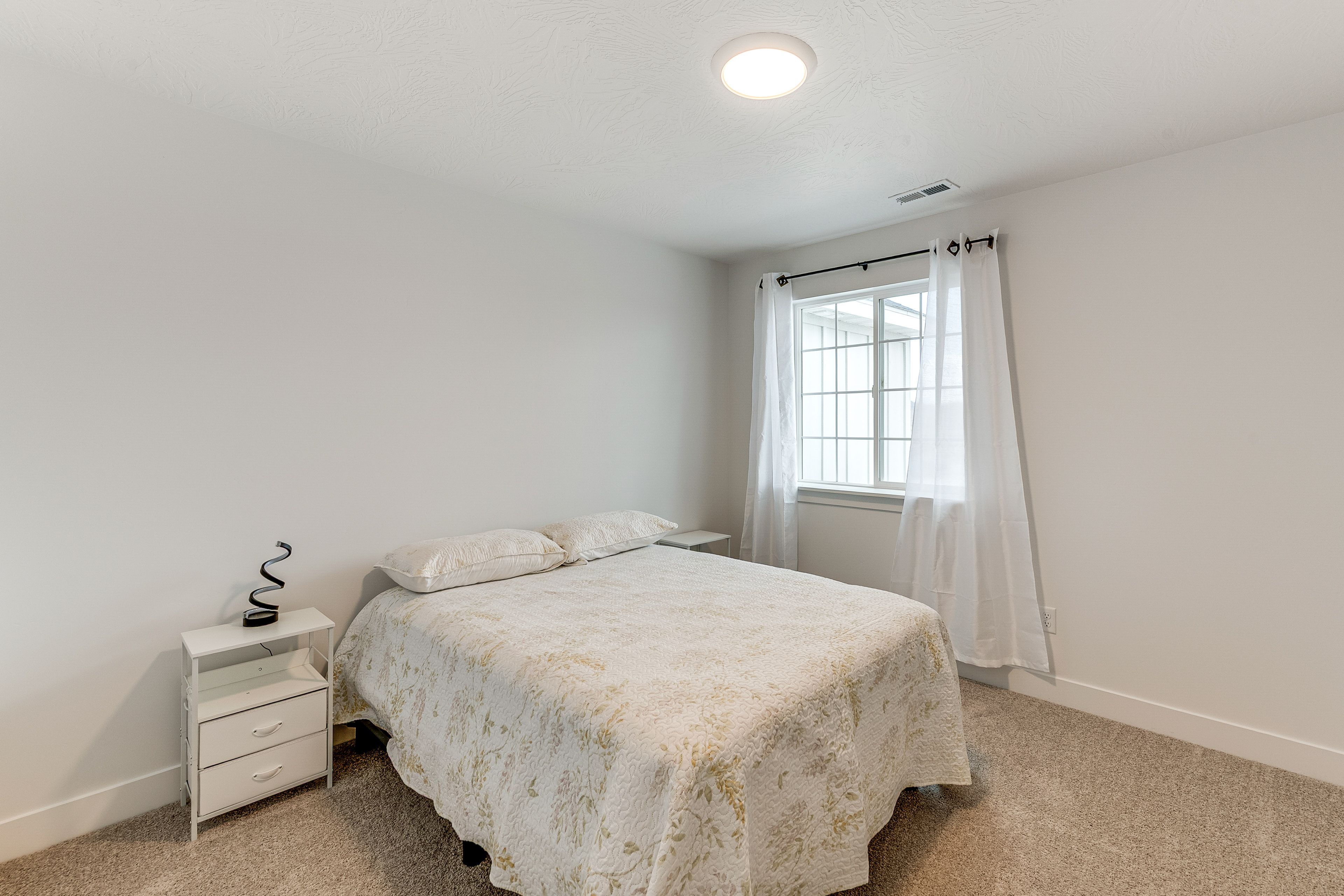 Bedroom 2 | Full Bed | Linens | 2nd Floor