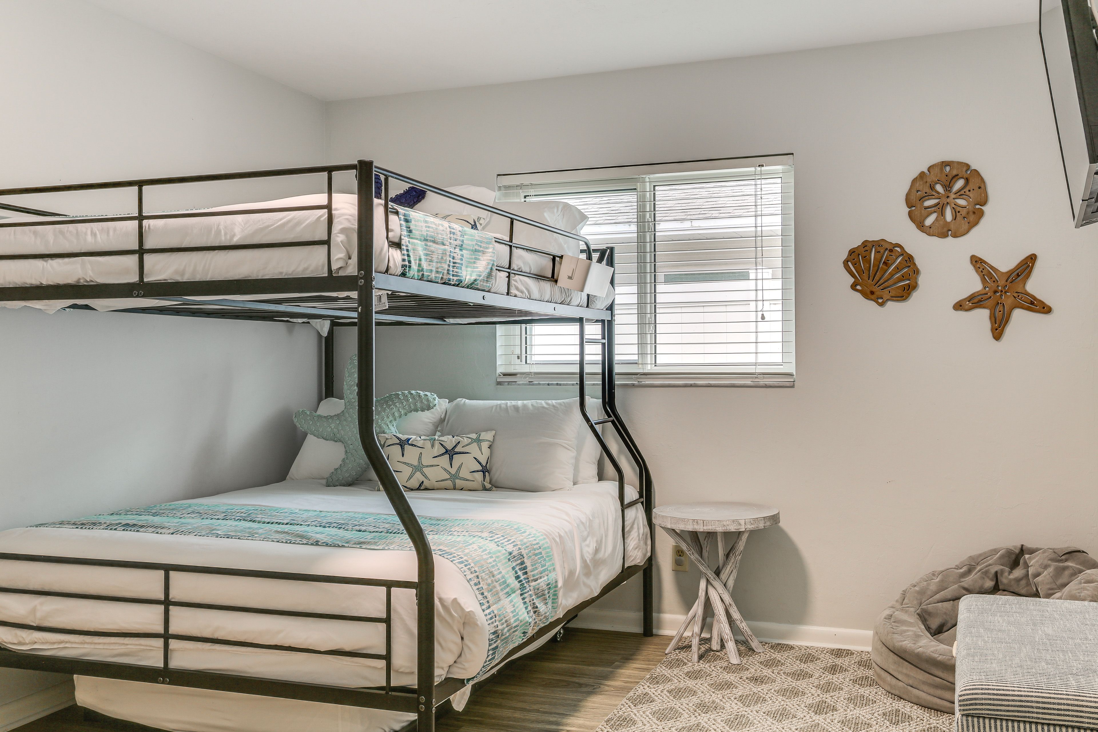 Bedroom 3 | Full/Queen Bunk Bed w/ Twin Trundle