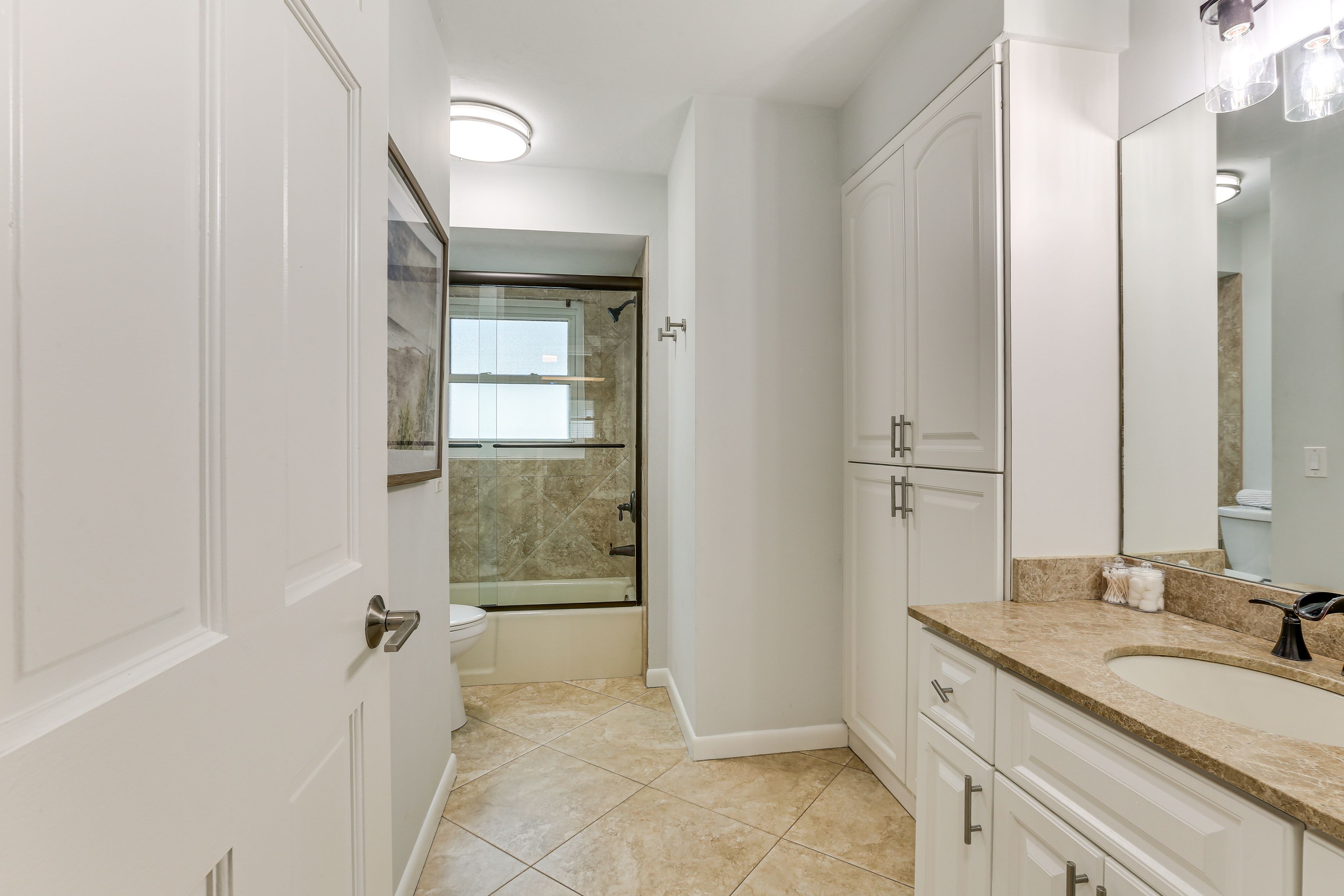 Full Bathroom