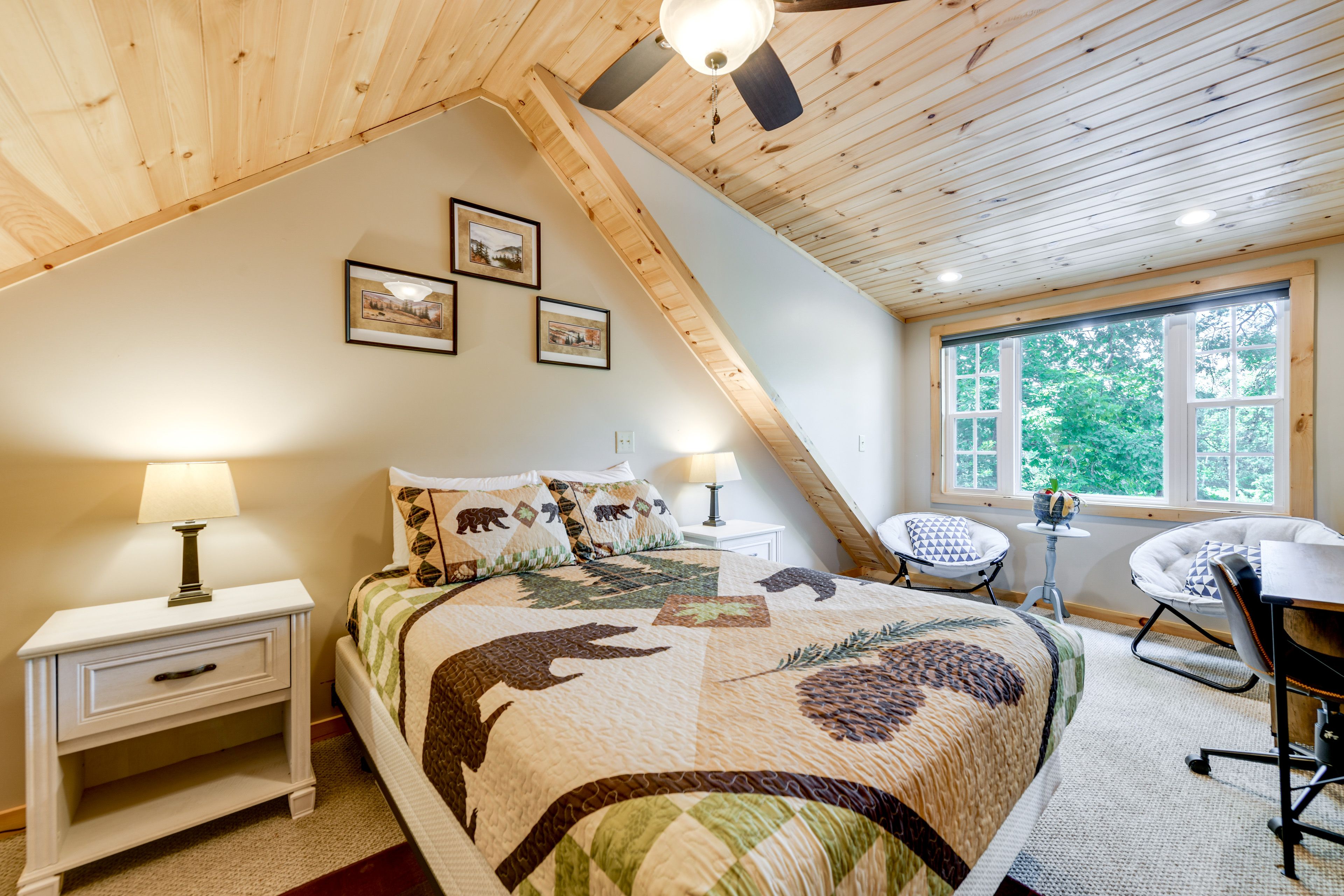Loft | Queen Bed | Desk | Upper Level