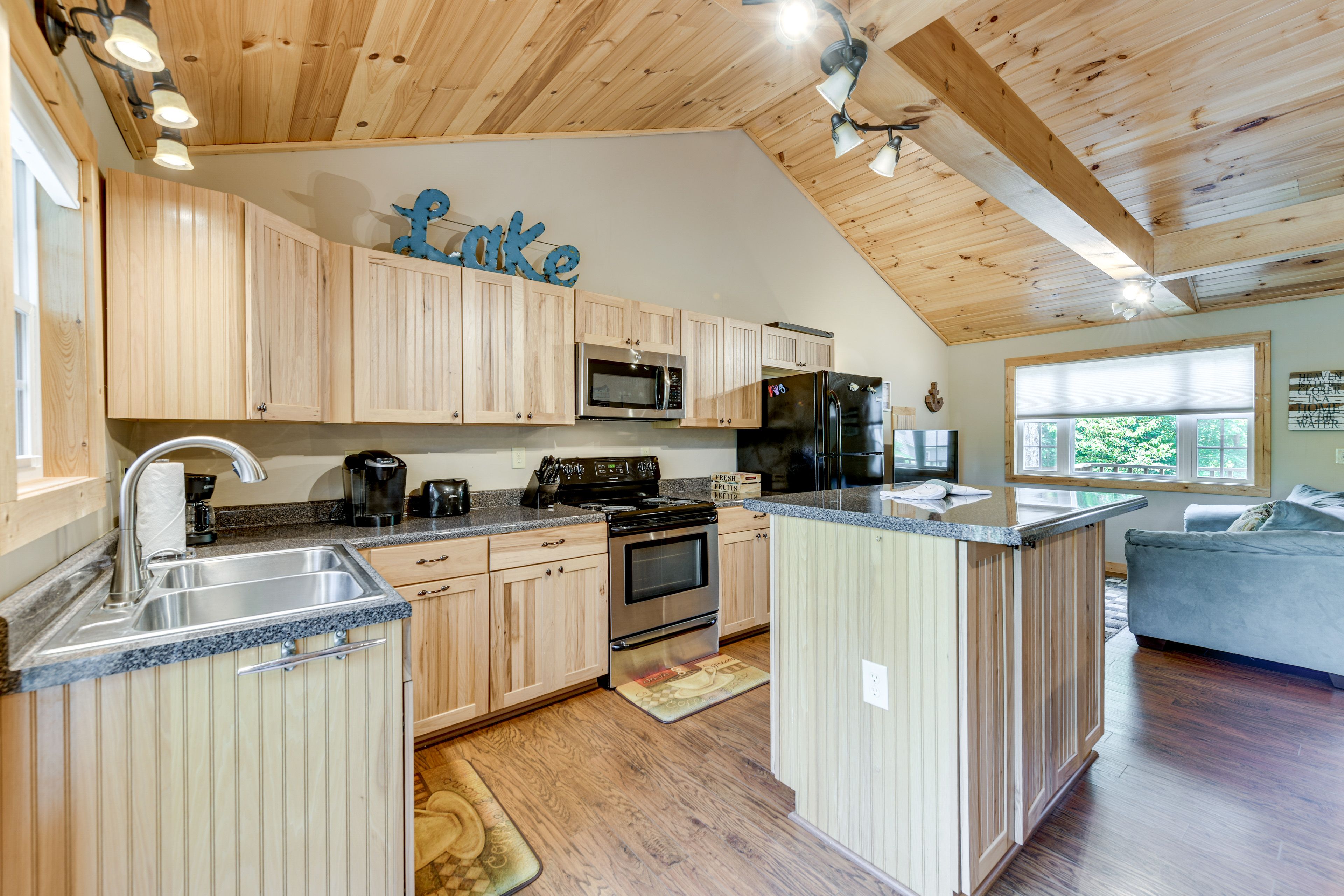 Kitchen | Drip & Pod Coffee Makers | Cooking Basics | Main Level