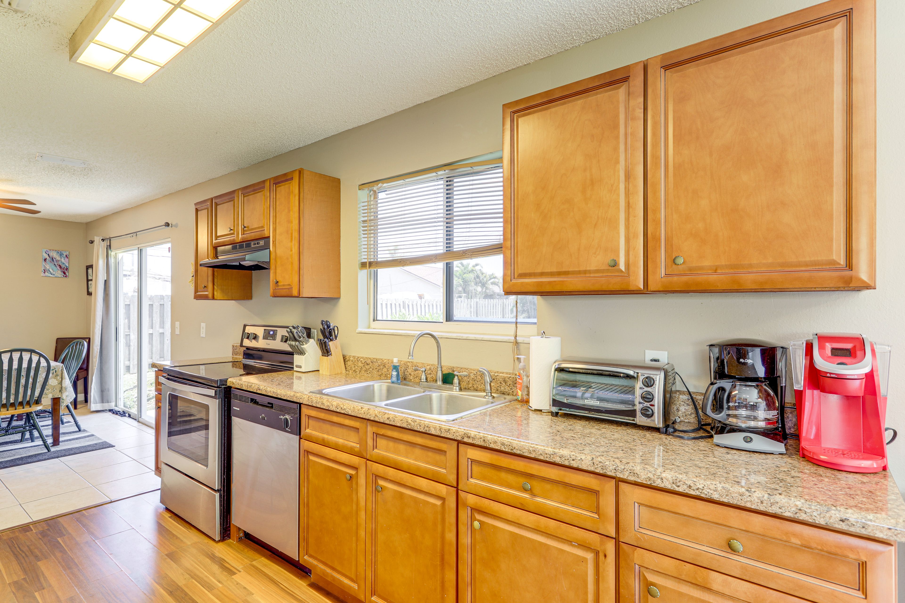 Kitchen | Trash Bags & Paper Towels