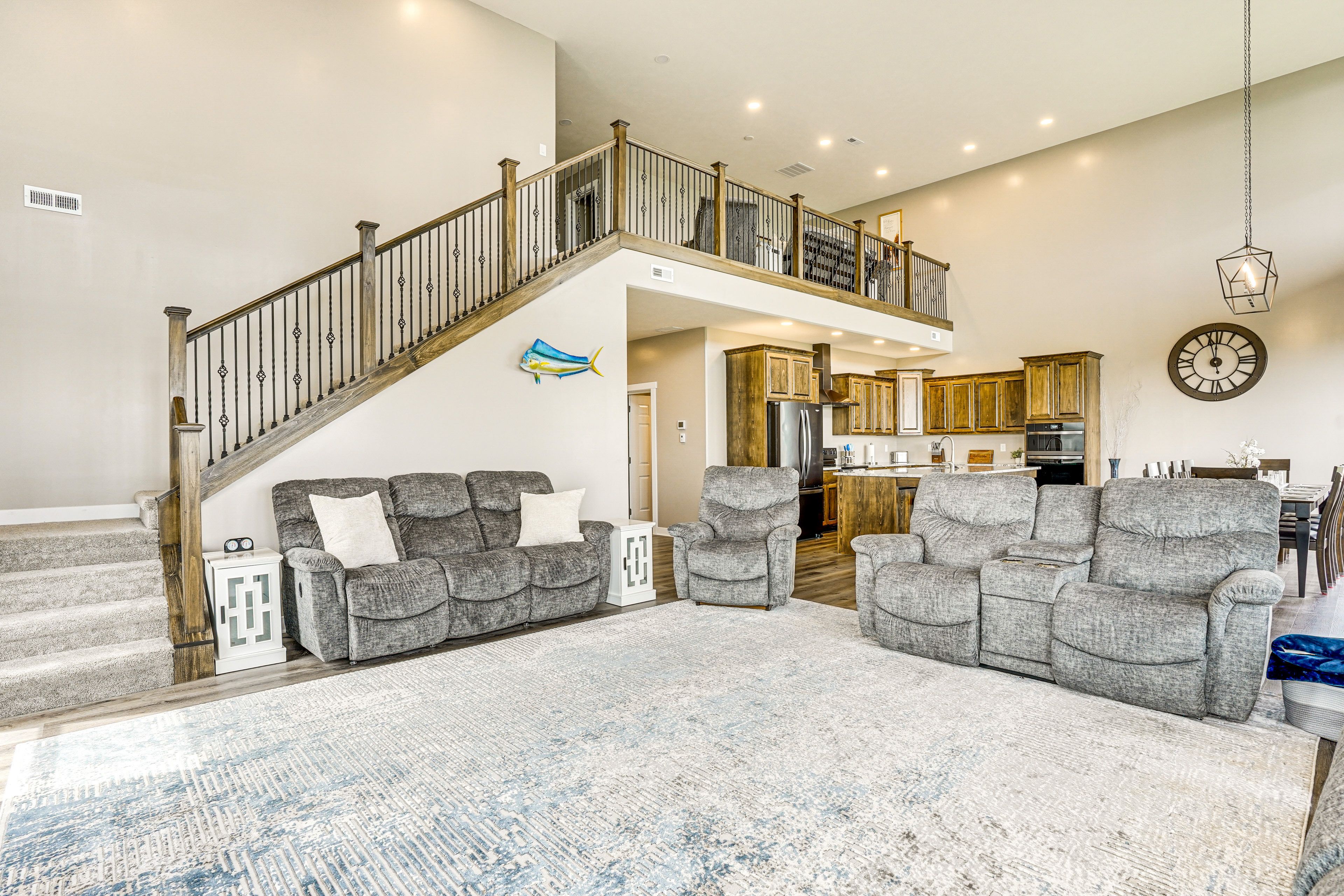 Living Room | Central A/C | Free WiFi | Smart TV