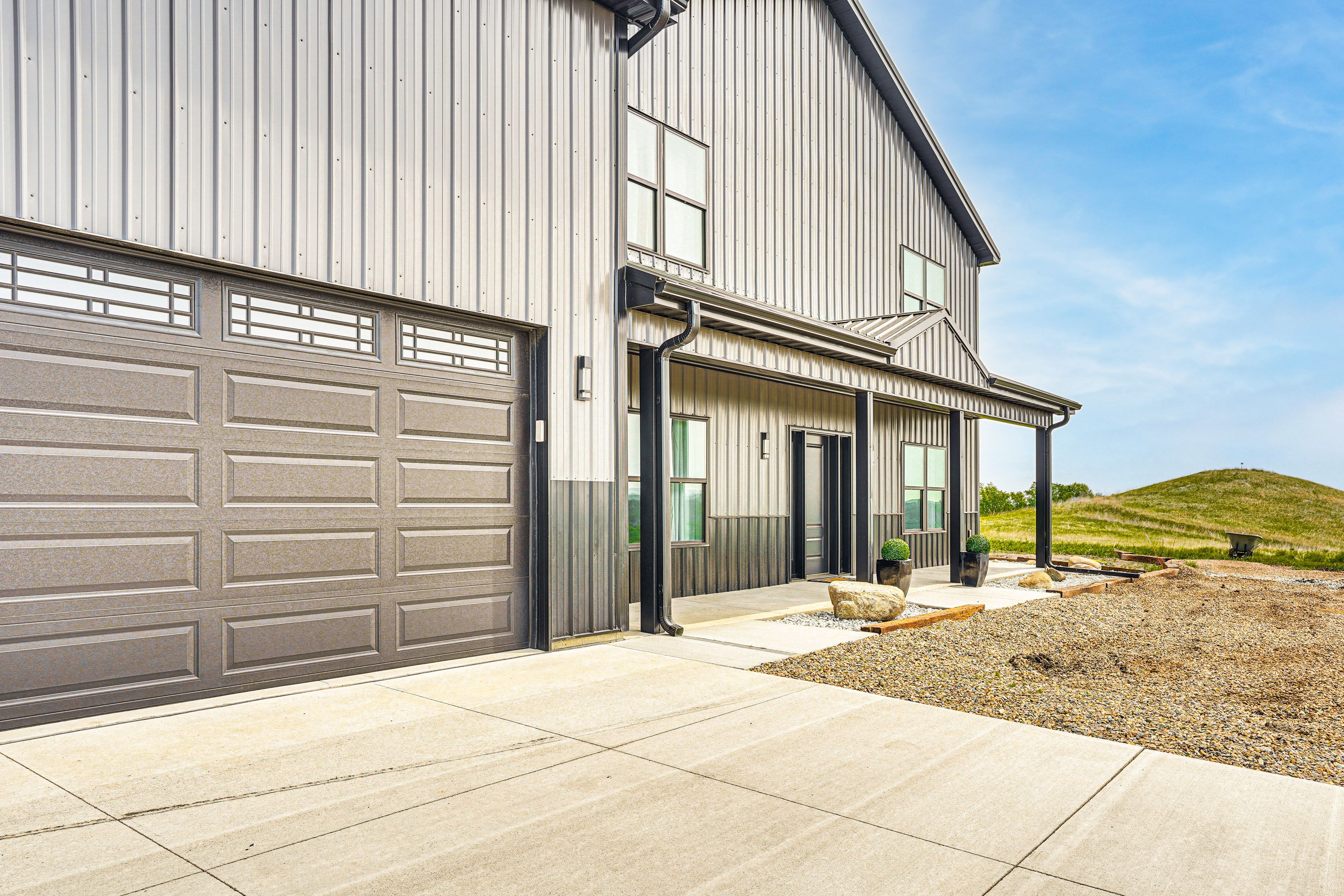 Parking | Driveway (6 Vehicles)