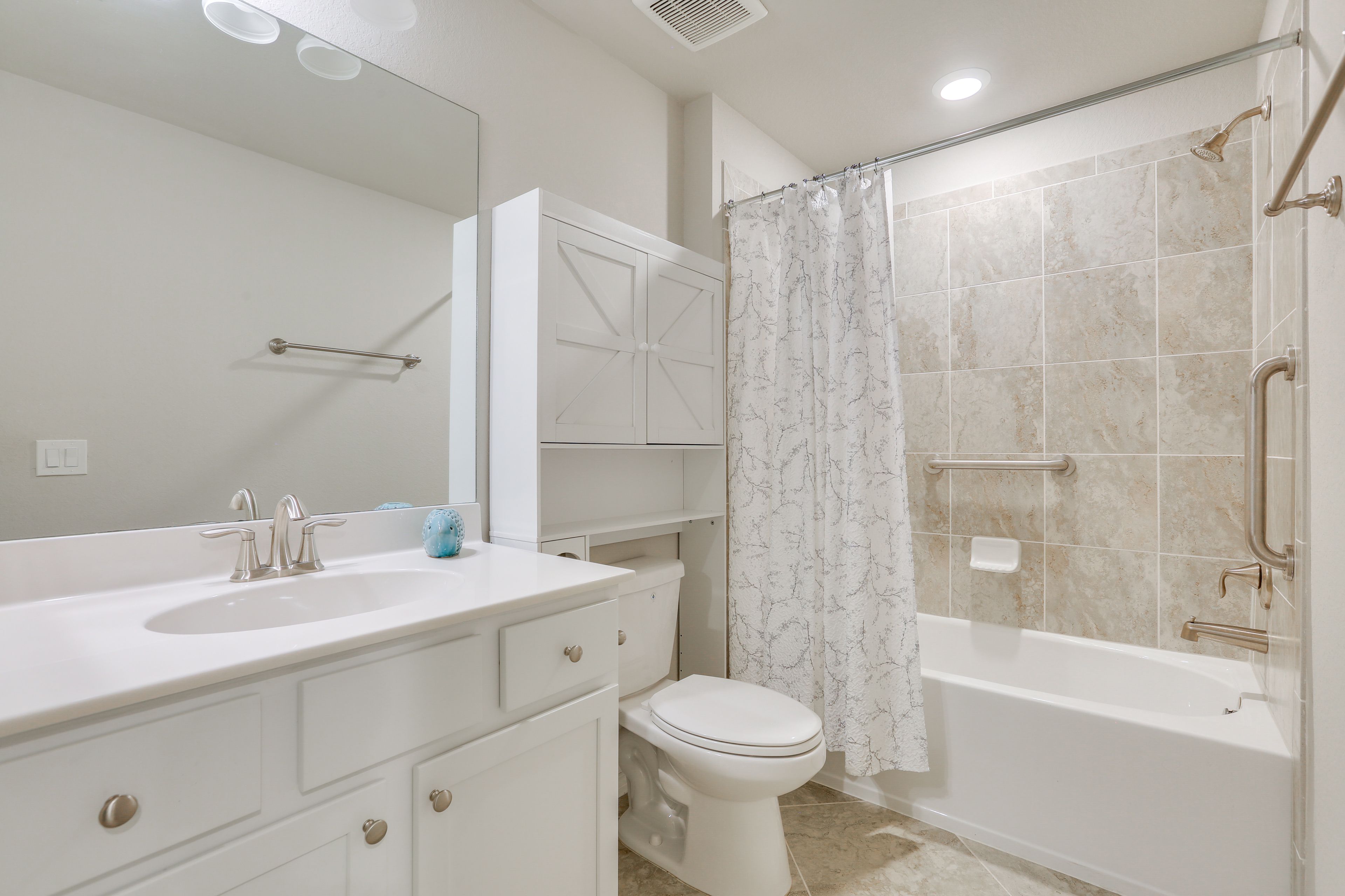 Full Bathroom | Grab Rails