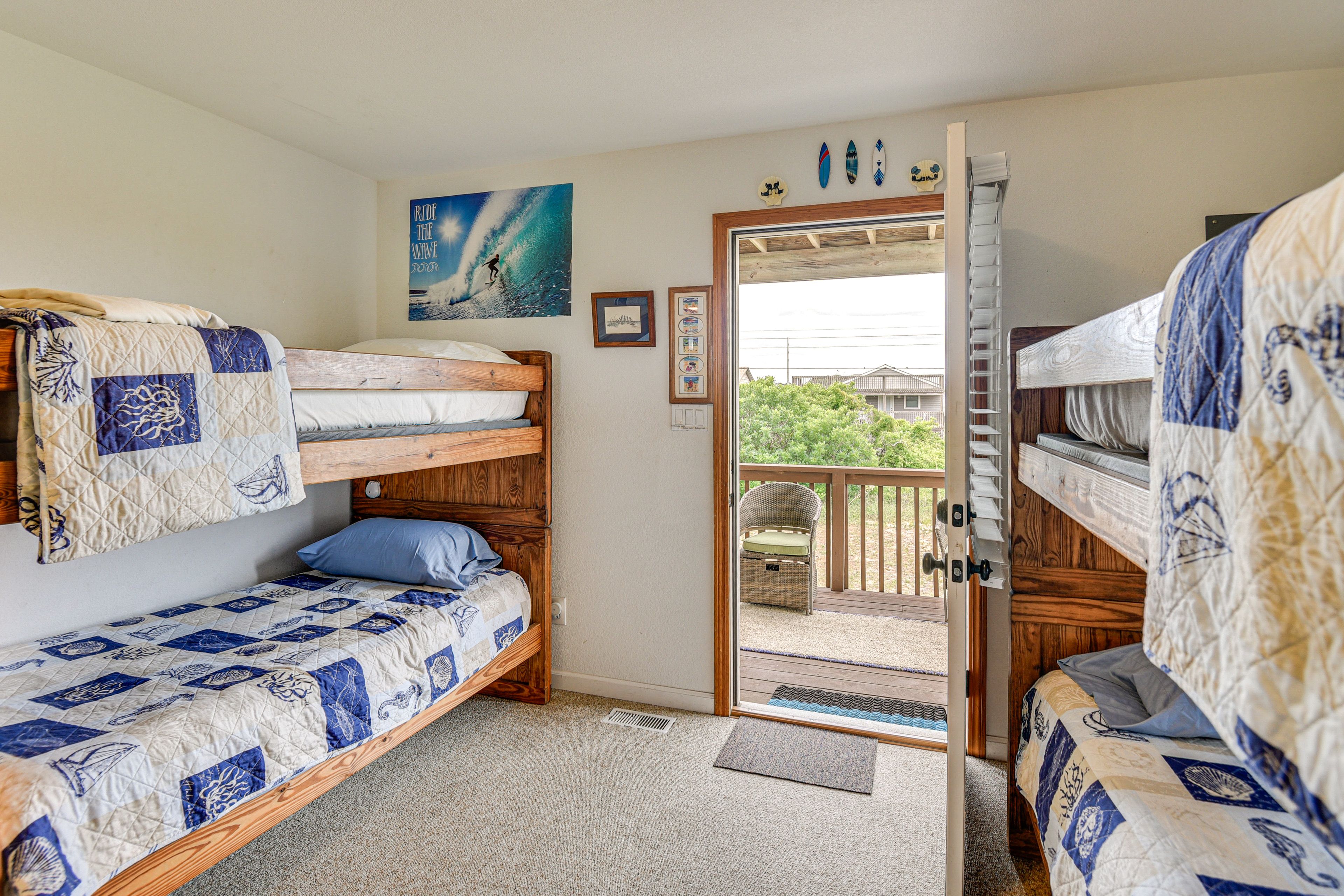 Bedroom 3 | 1st Floor | 2 Twin Bunk Beds | Smart TV