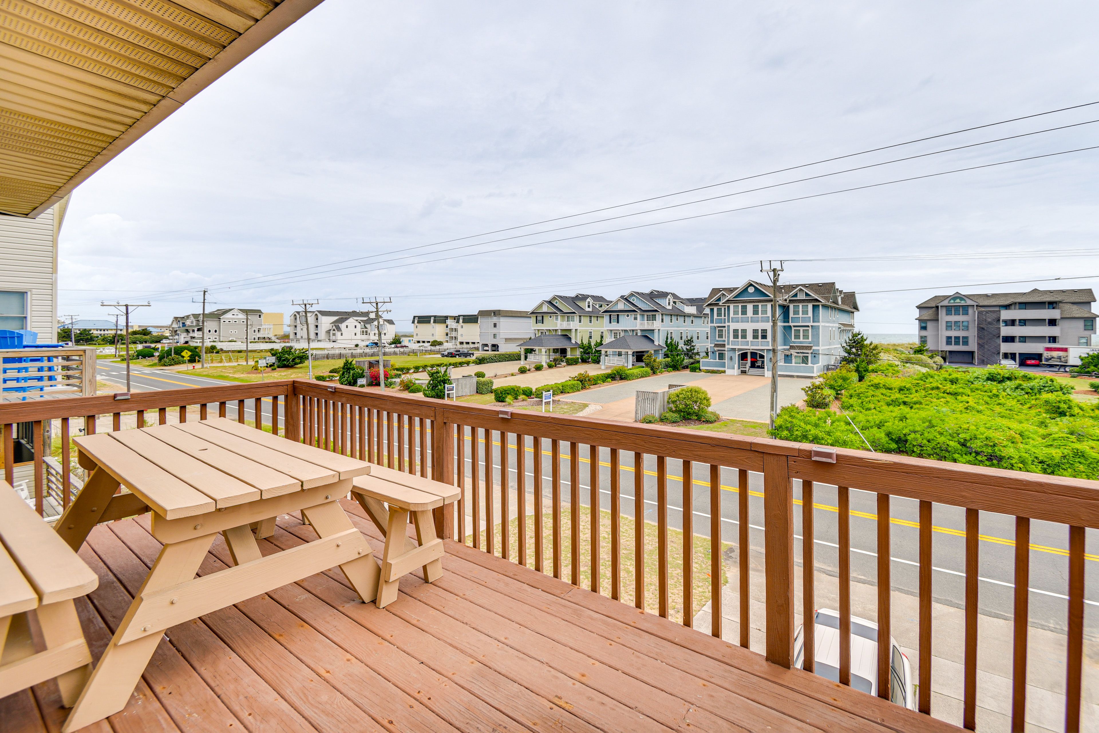 Upper Front Deck | Outdoor Dining | Ocean View