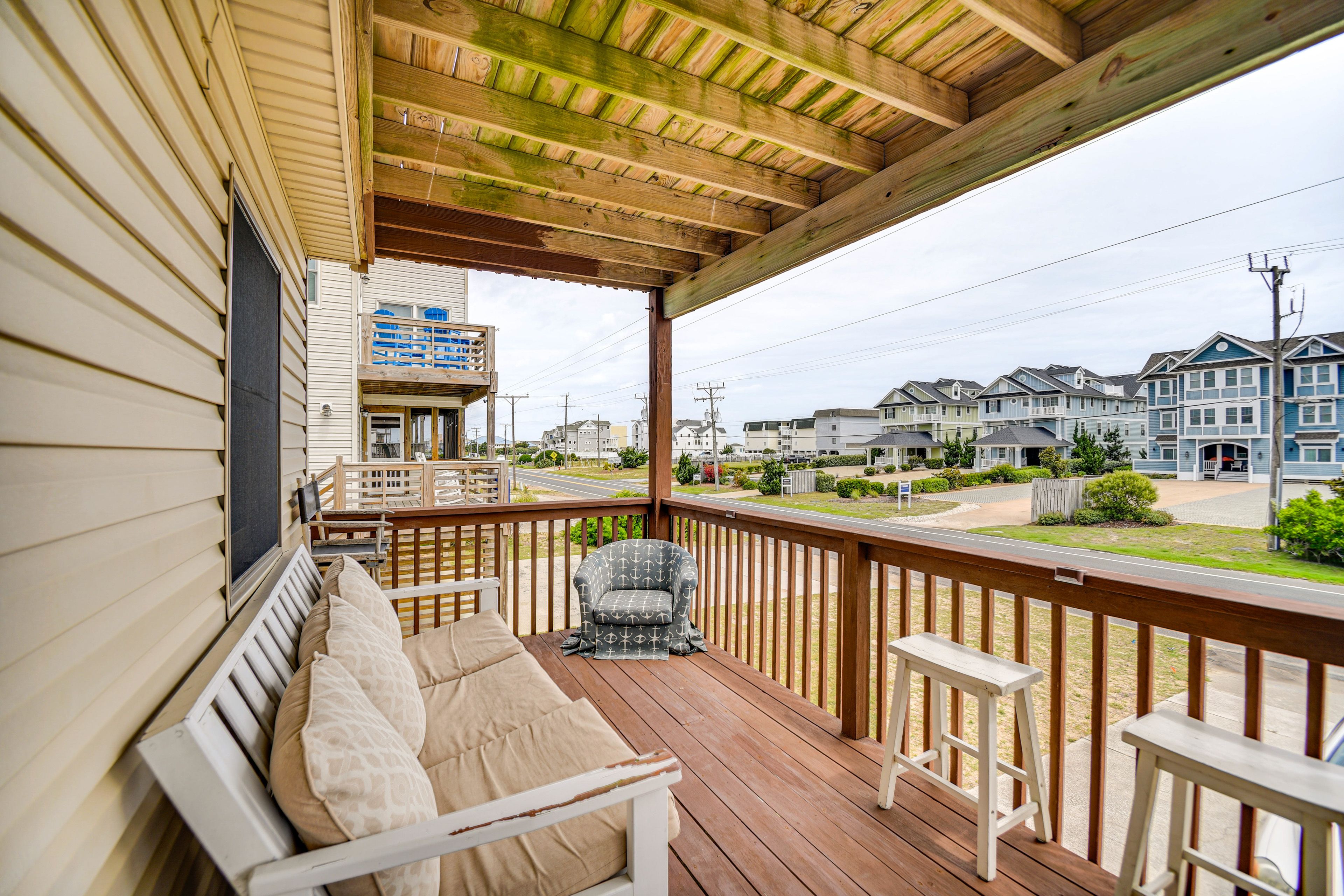 4 Furnished Decks | 2-Story House | 1 Mi to Wright Brothers Nat’l Memorial