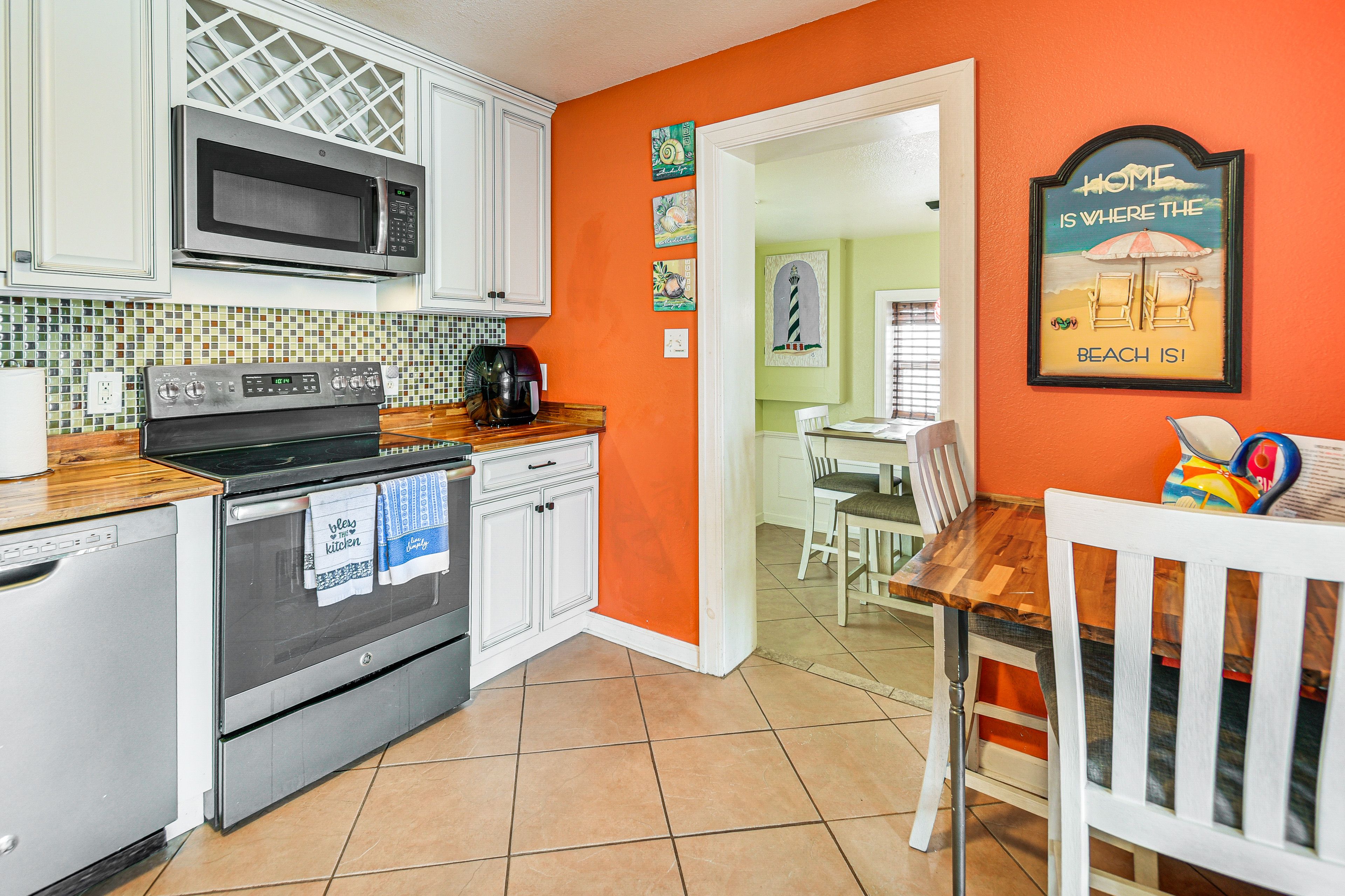 Kitchen | Keurig & Drip Coffee Makers | Air Fryer | Cooking Basics