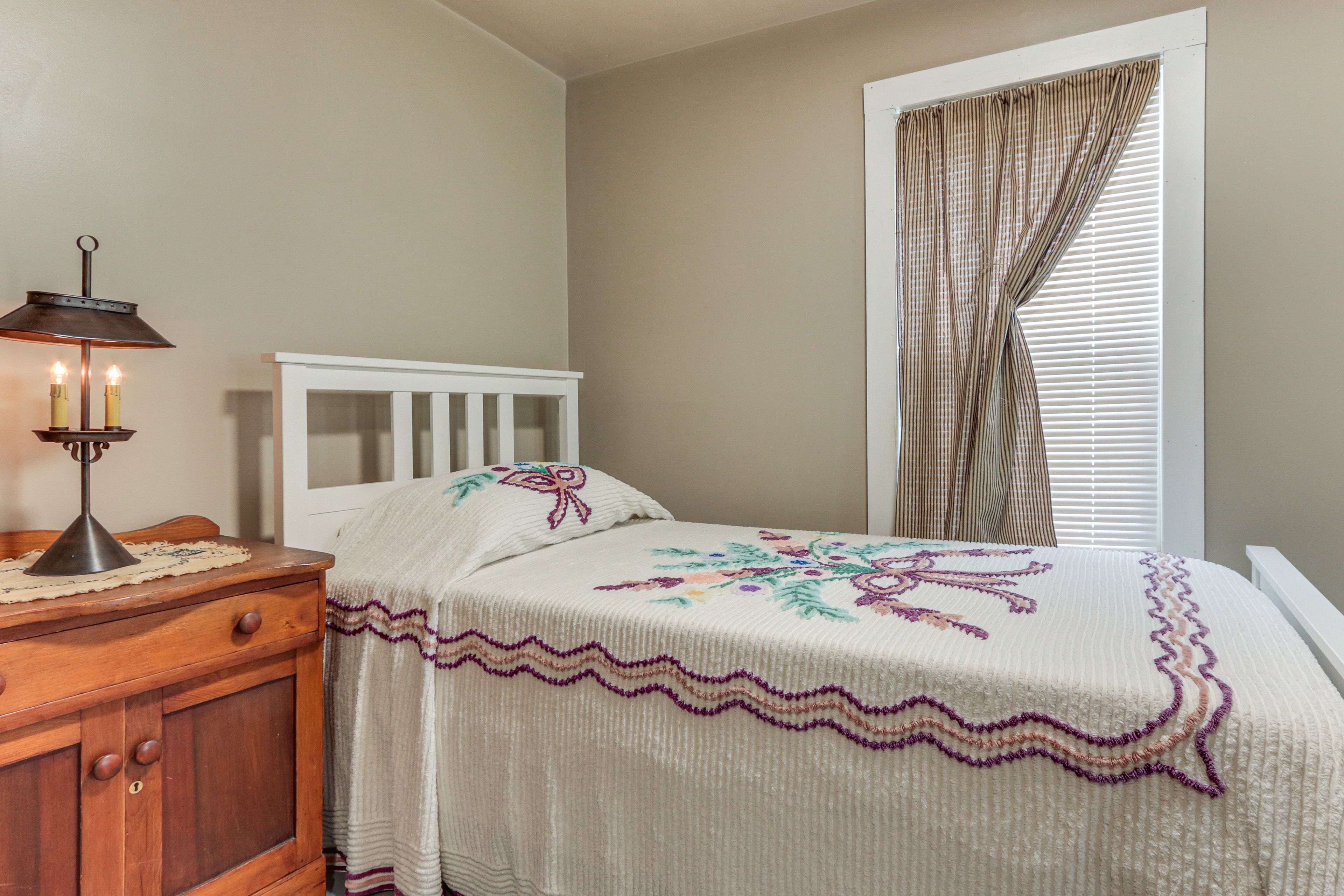 Bedroom 3 | Twin Bed | 2nd Floor