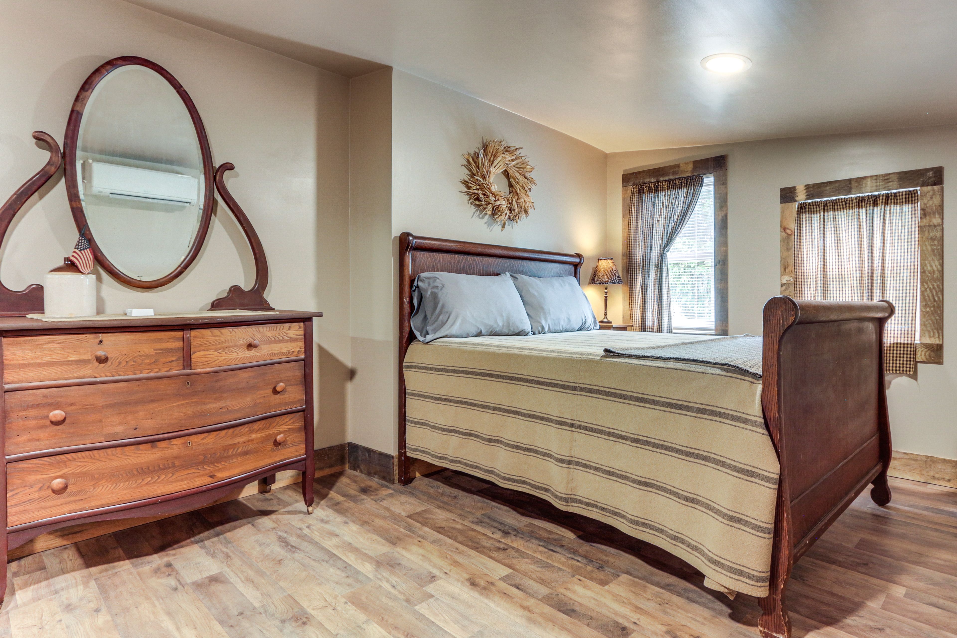 Bedroom 2 | Full Bed | 2nd Floor
