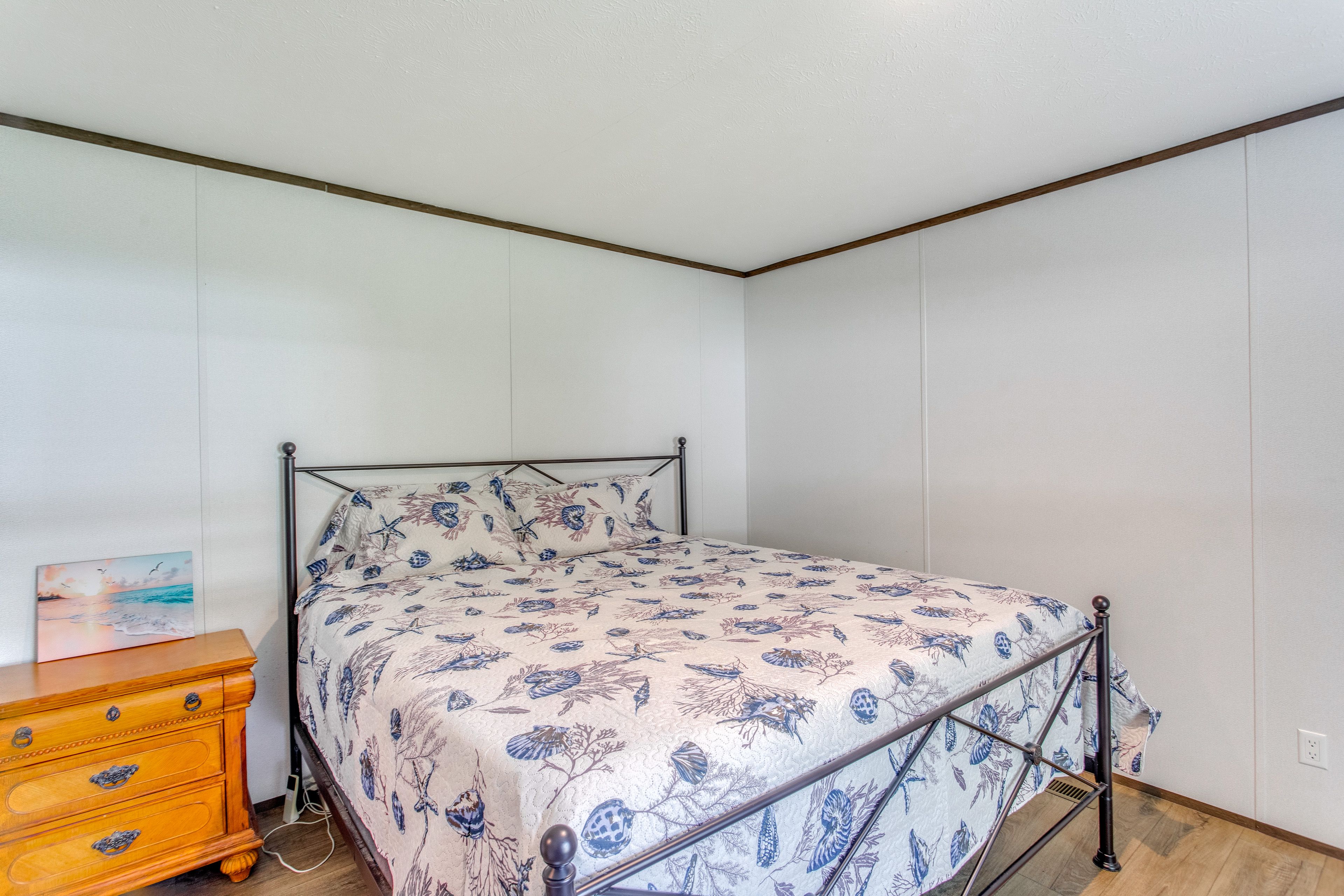 Bedroom 1 | King Bed