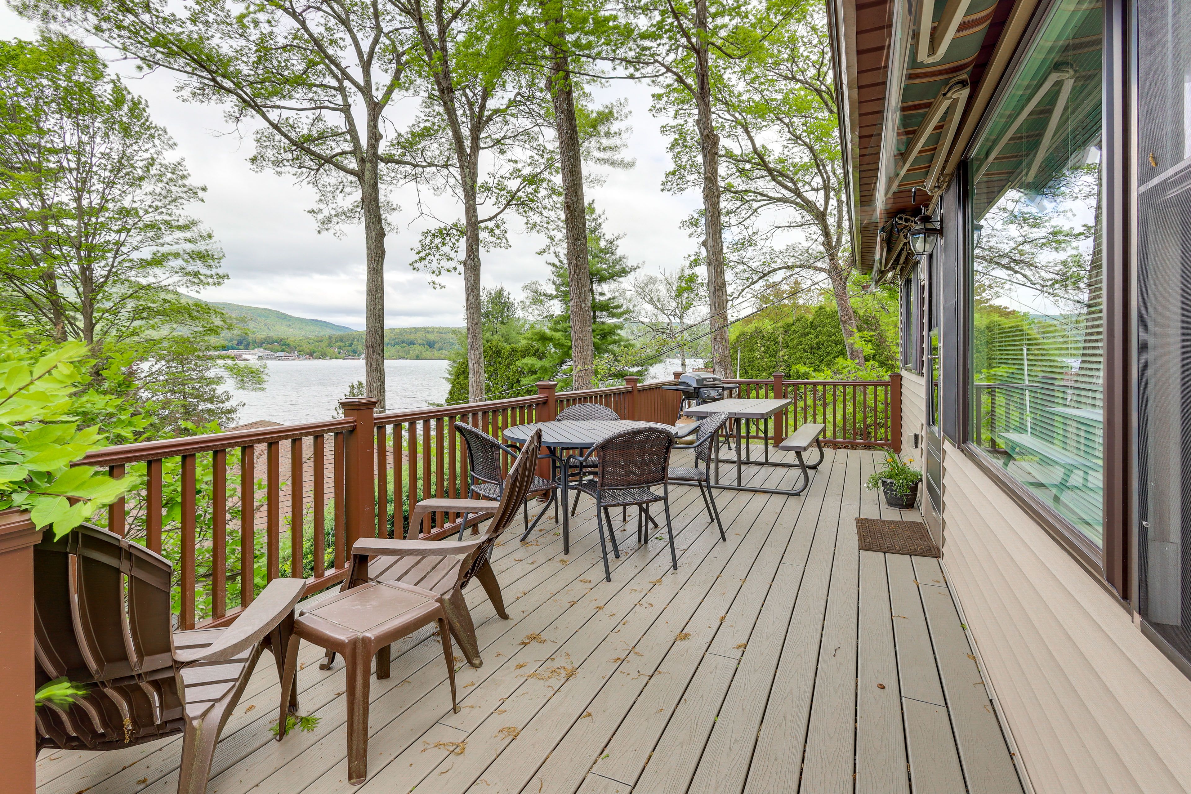 Private Deck | Gas Grill