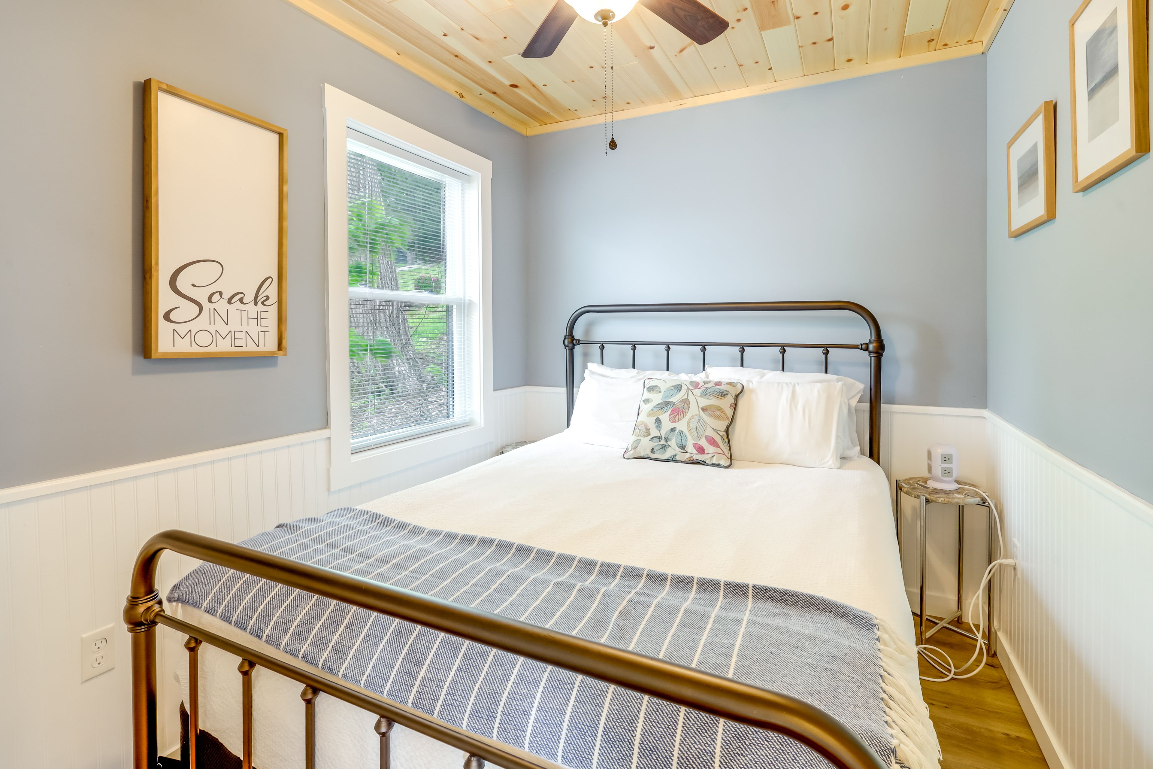 Bedroom 13 | Cottage 5 | Queen Bed