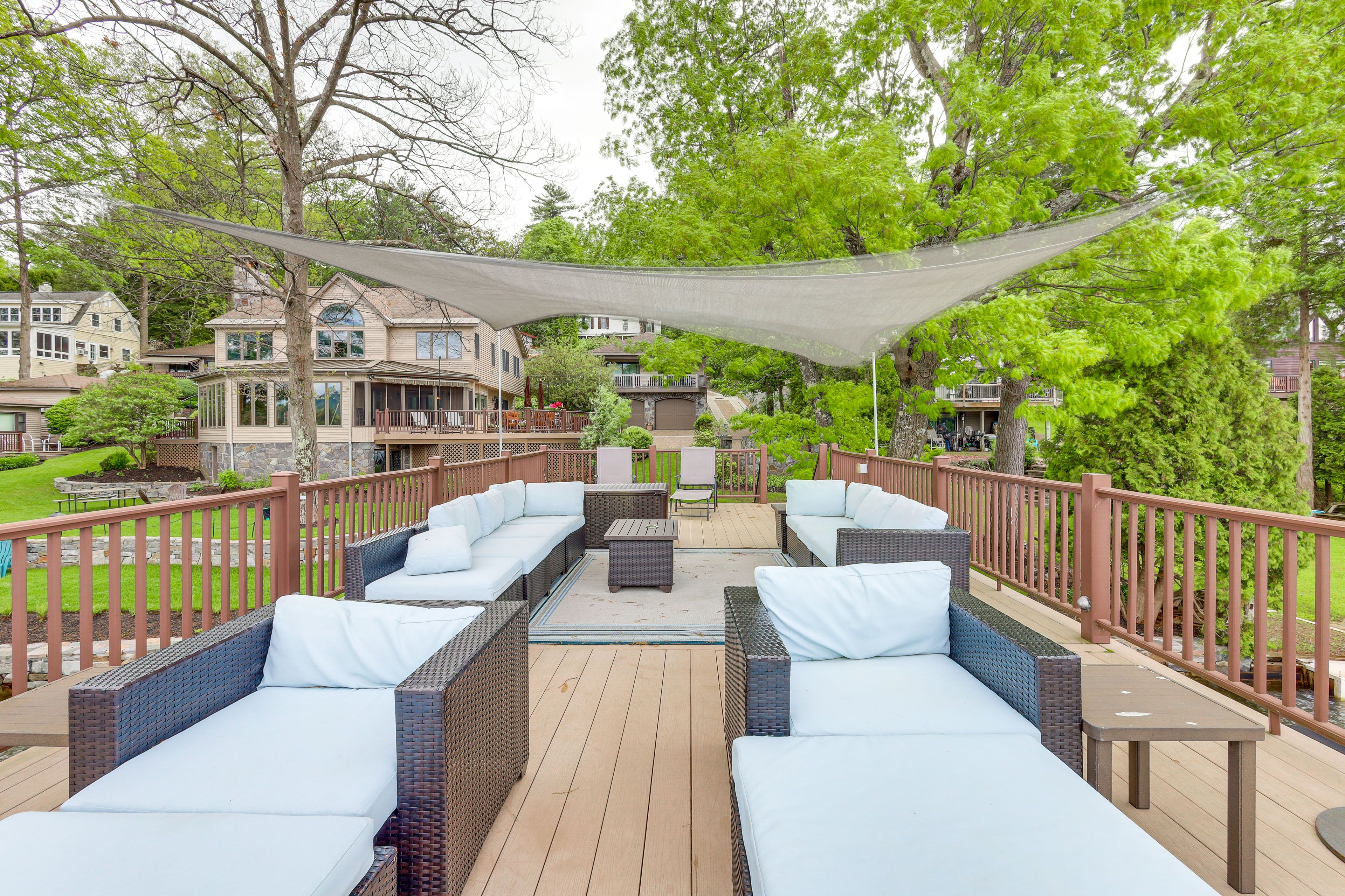 2-Level Dock | Furnished Observation Deck