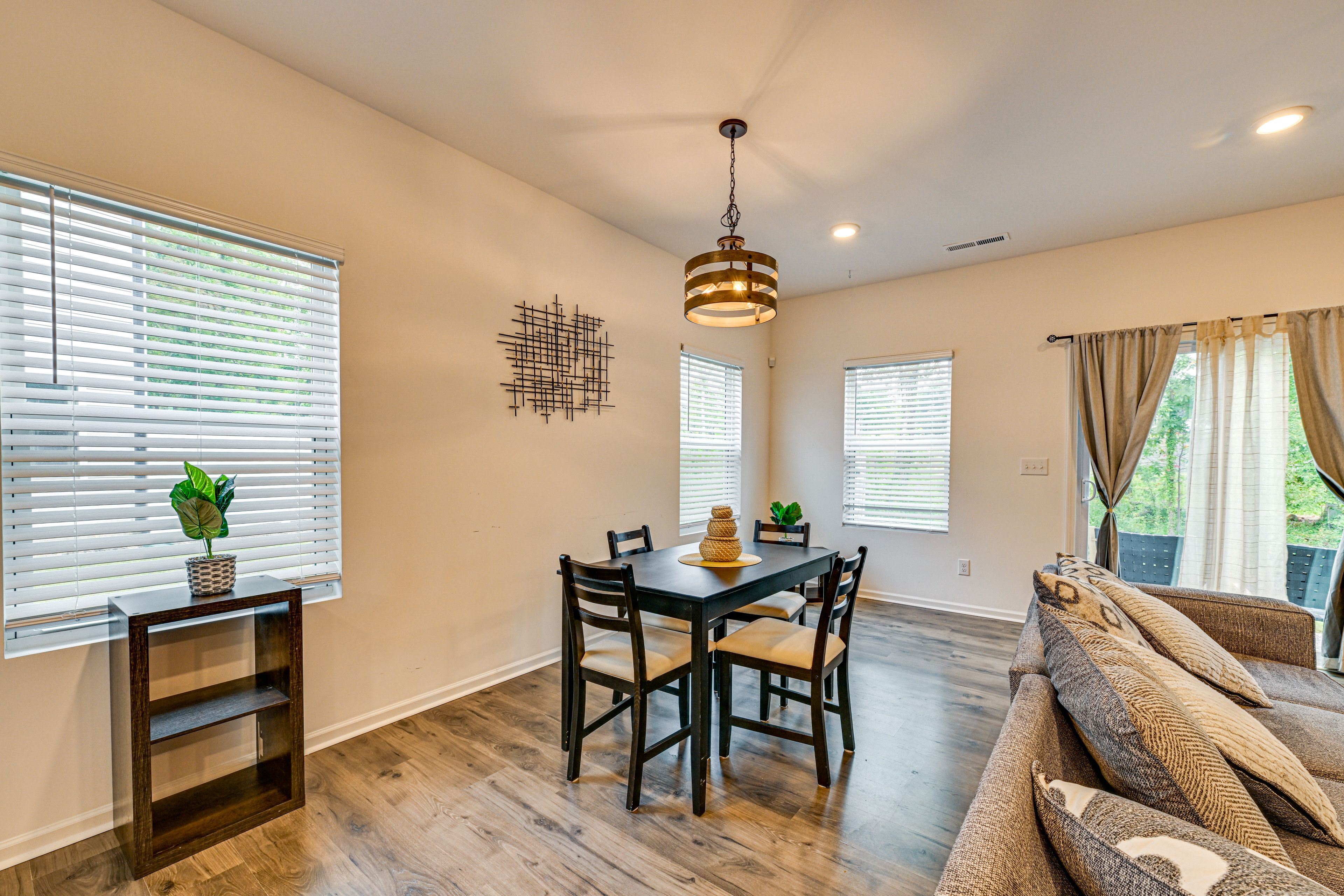 Dining Area | 1st Floor | Dishware/Flatware | Central Heating & A/C | Free WiFi