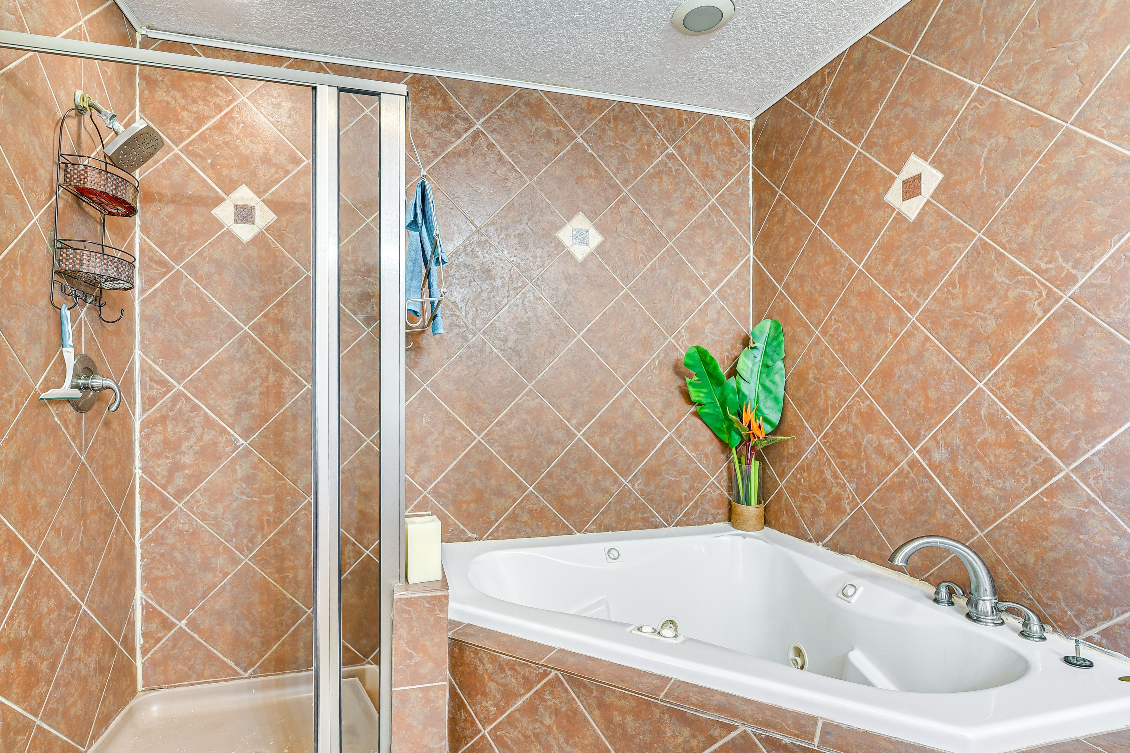 En-Suite Bathroom | Towels Provided