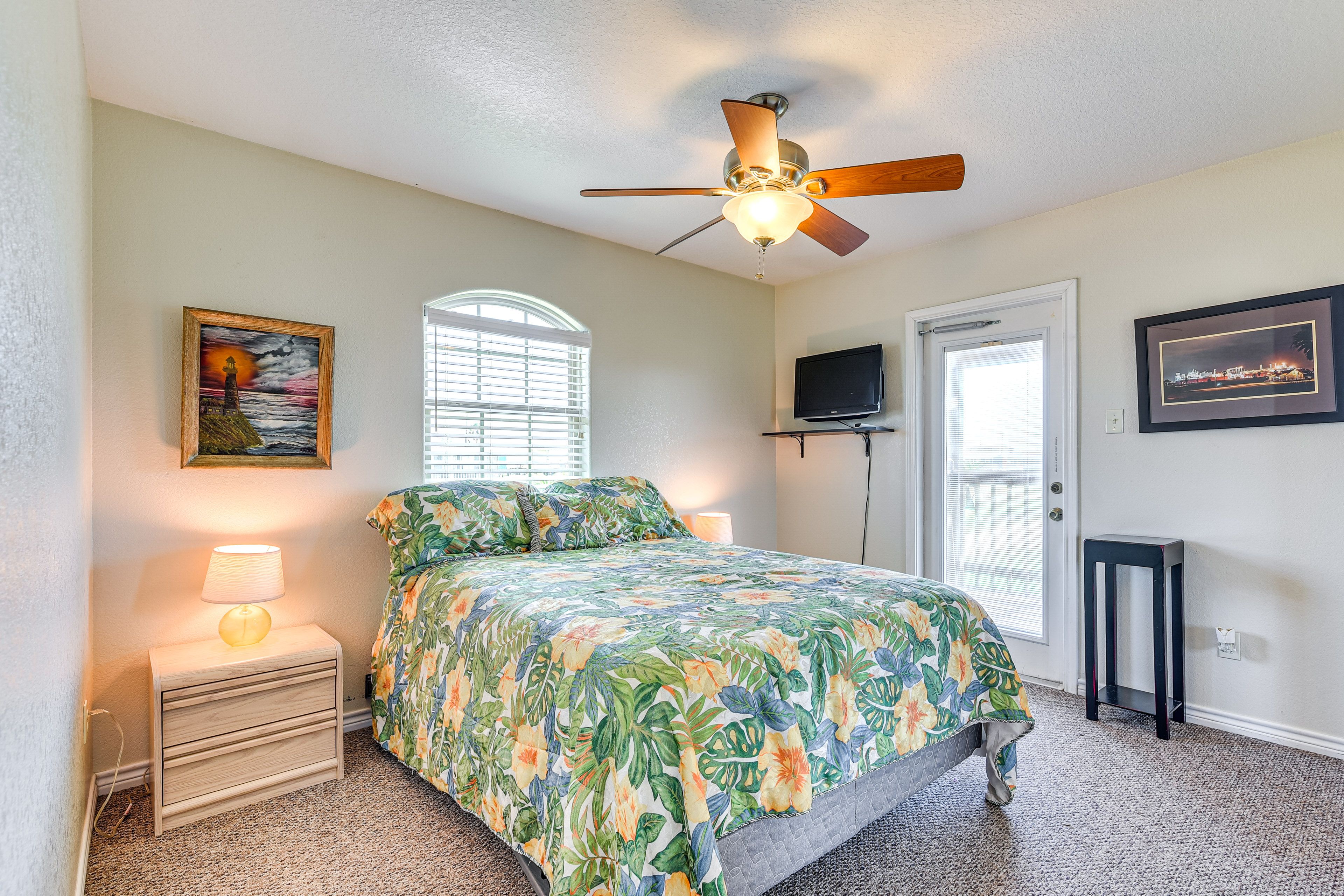 Bedroom 2 | Queen Bed