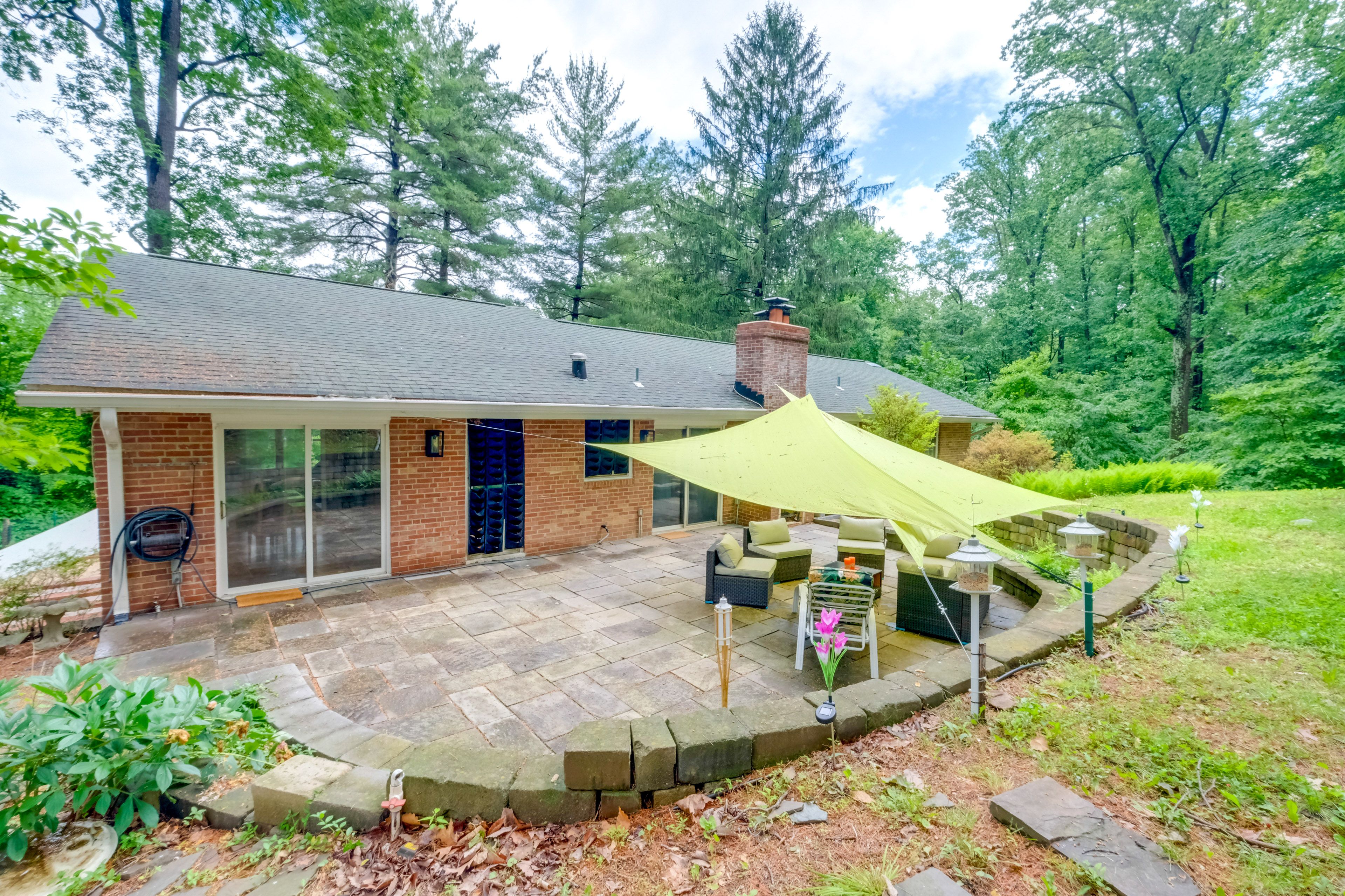 Falls Church Vacation Rental | 3BR | 2BA | Stairs to Enter | 1,780 Sq Ft