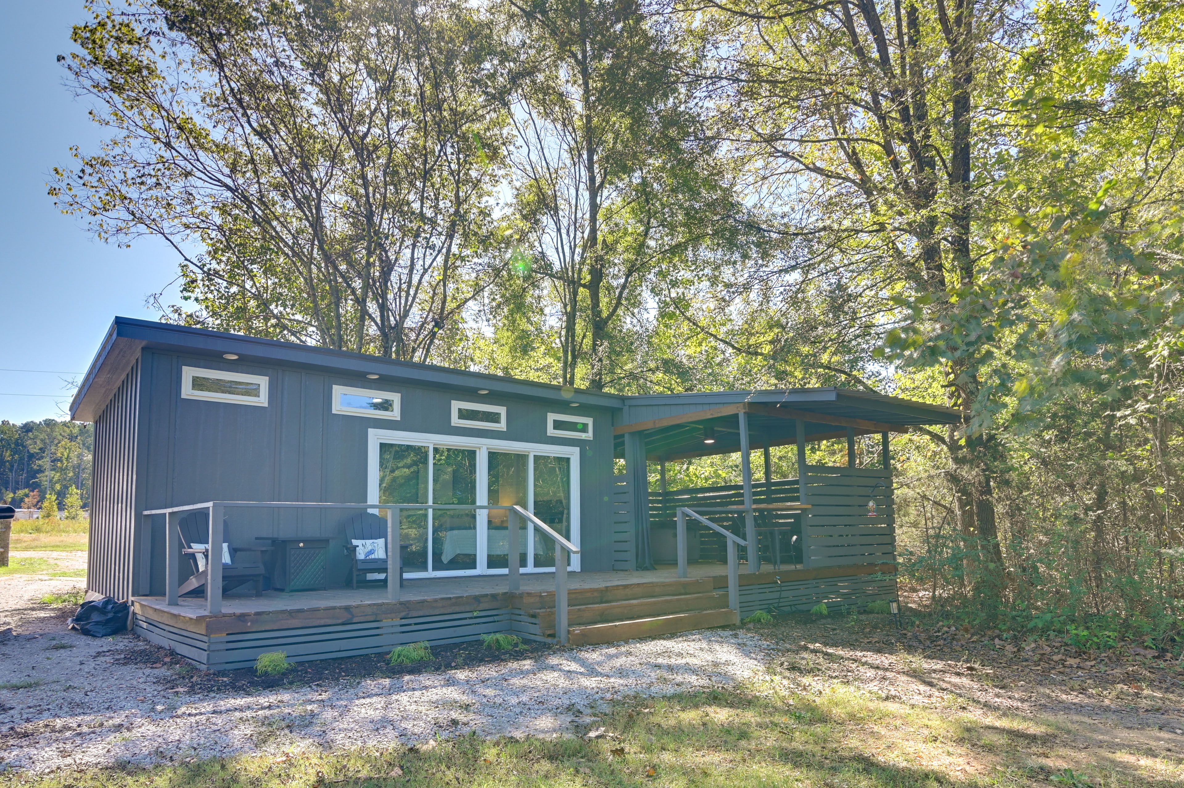 Exterior | Parking | Driveway (1 Vehicle) | Boat/Sea-Doo Parking Allowed