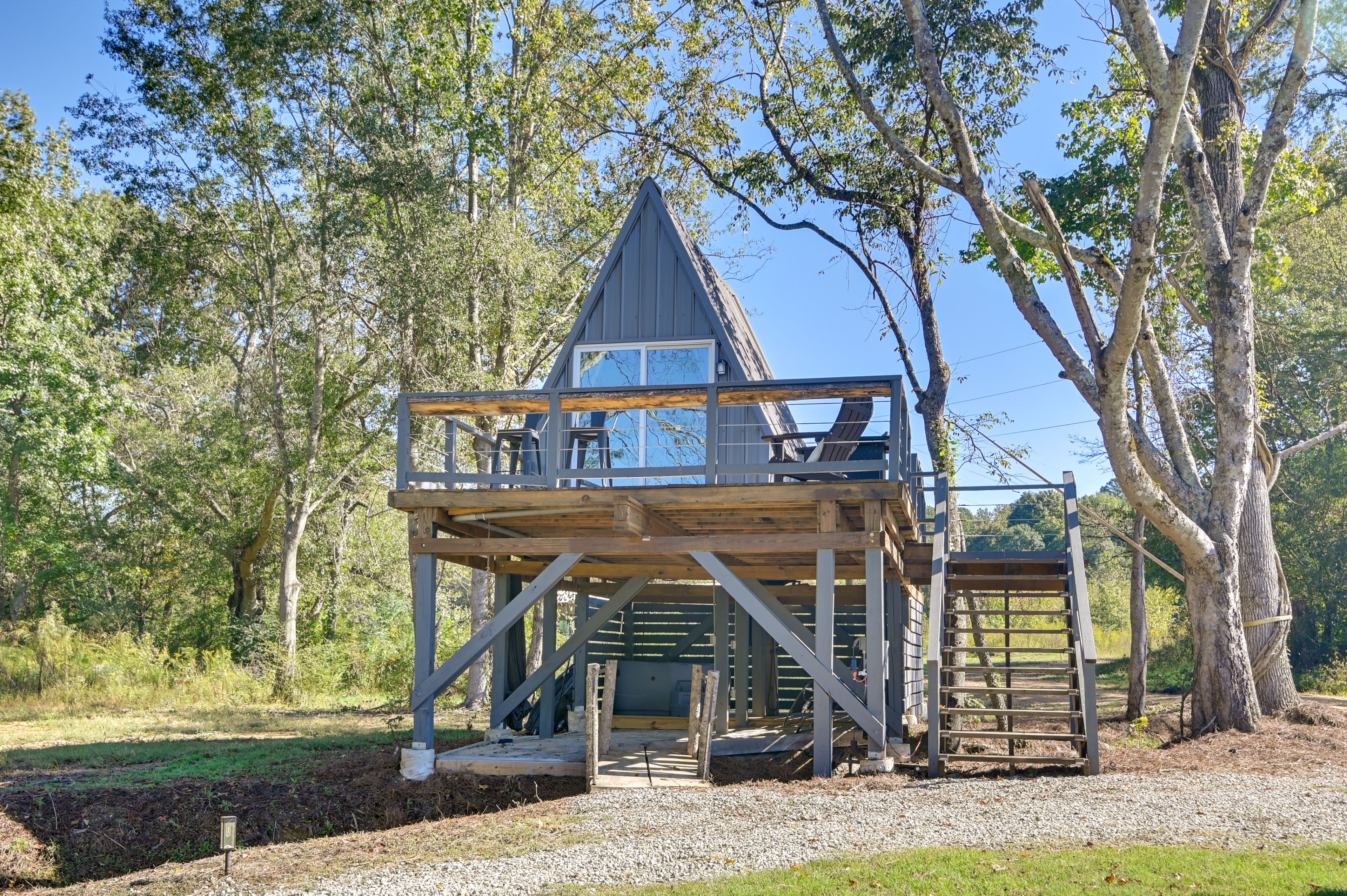 Property Exterior | Driveway (1 Vehicle)