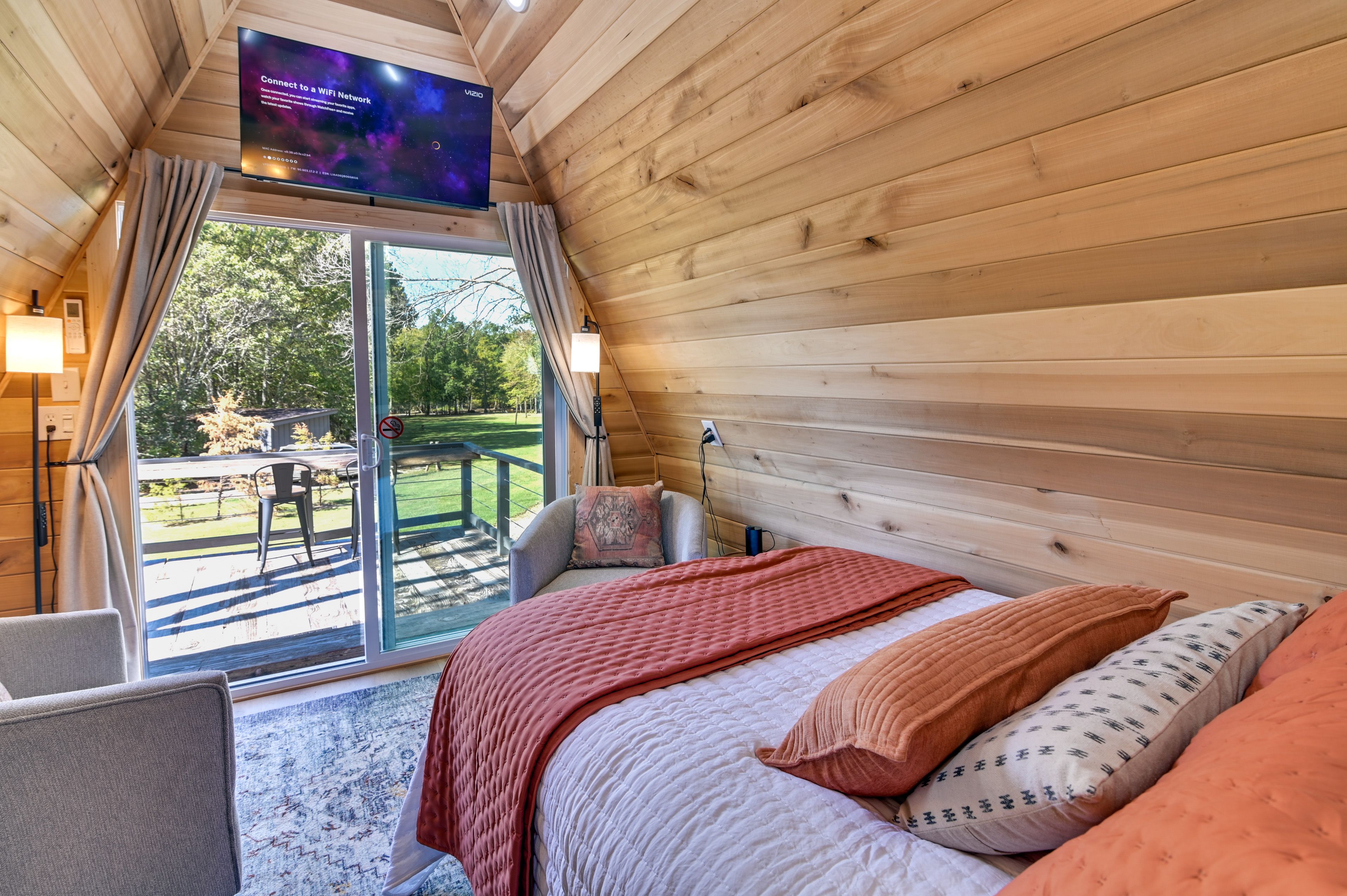 Studio | Full Bed | Smart TV