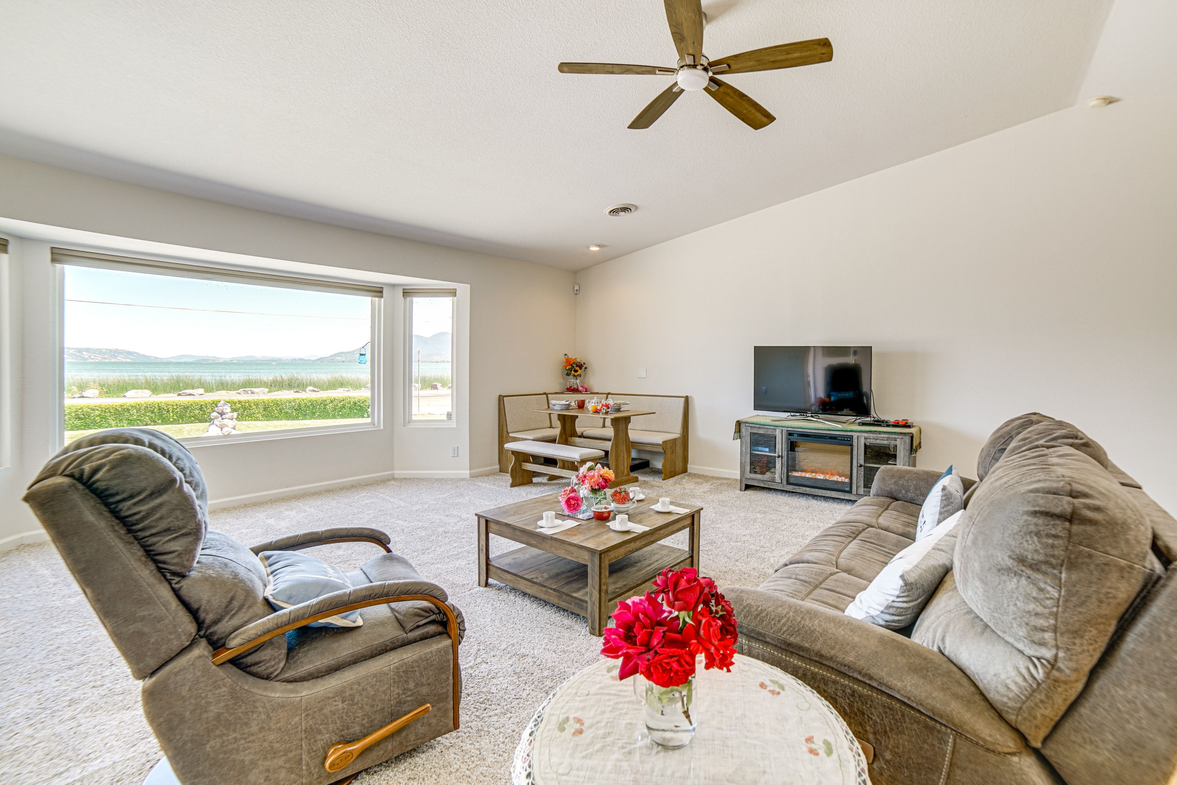 Living Room | Central A/C & Heat | Free WiFi | Electric Fireplace