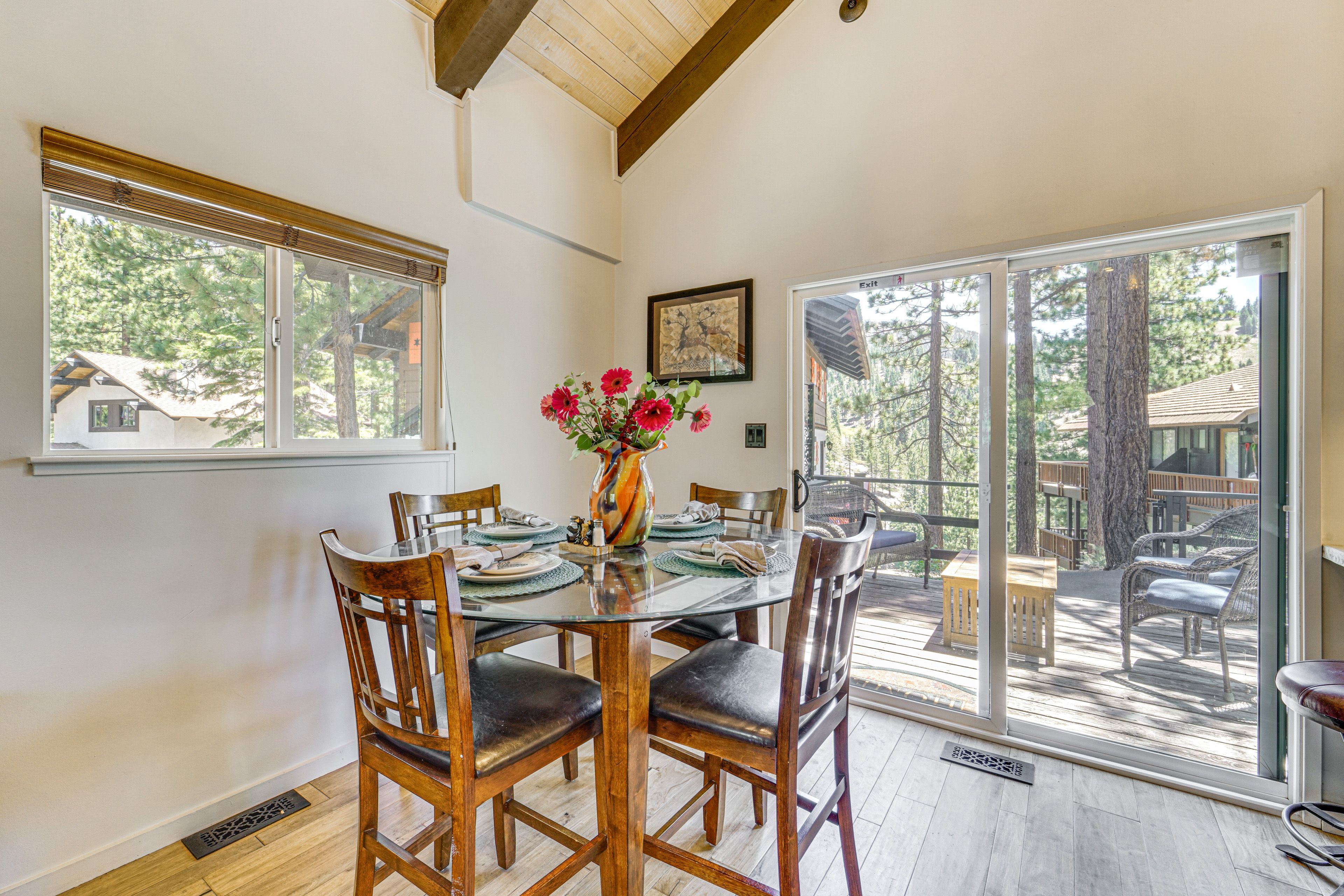 Dining Area | Main Floor