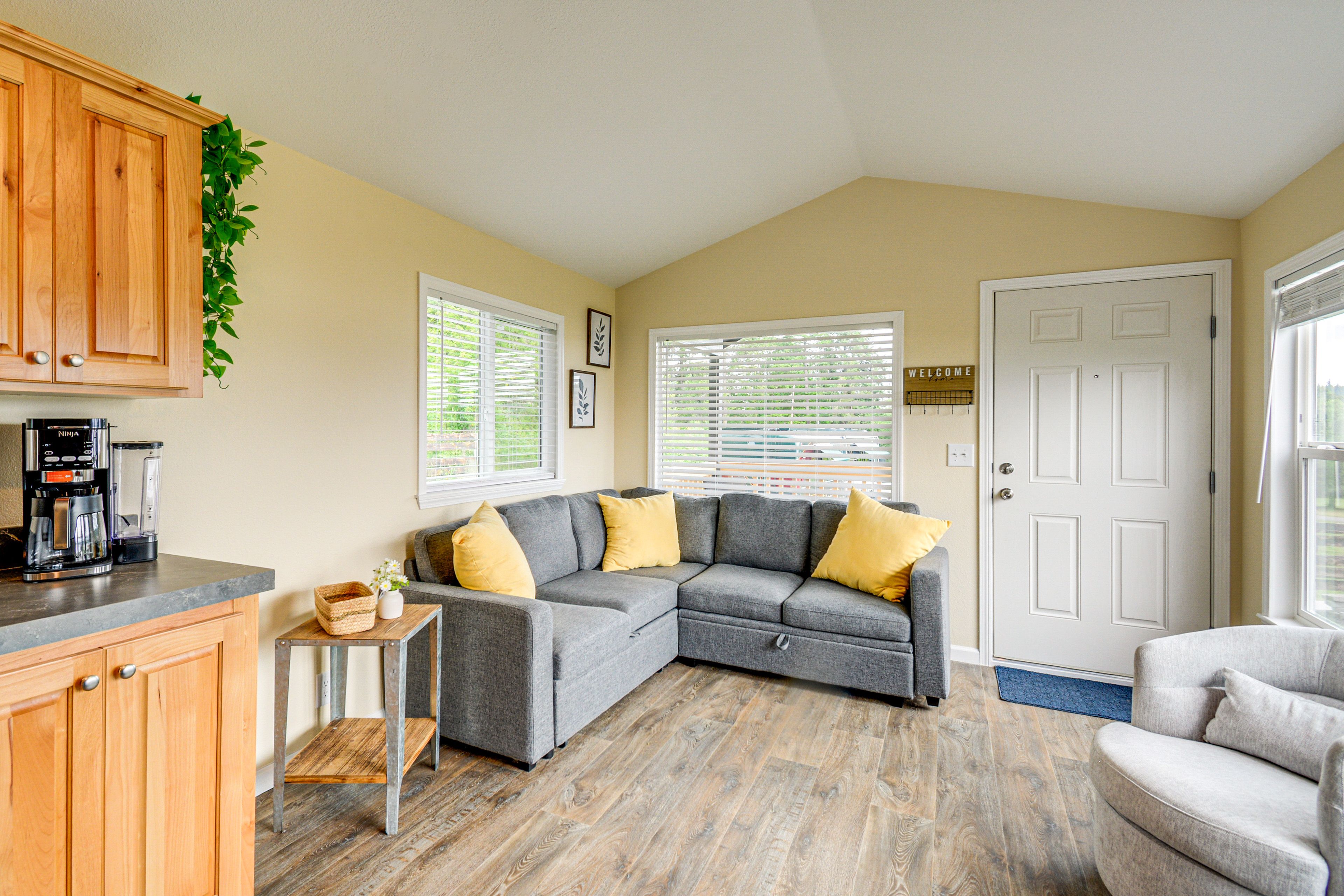 Living Room | Free WiFi | Full Sleeper Sofa