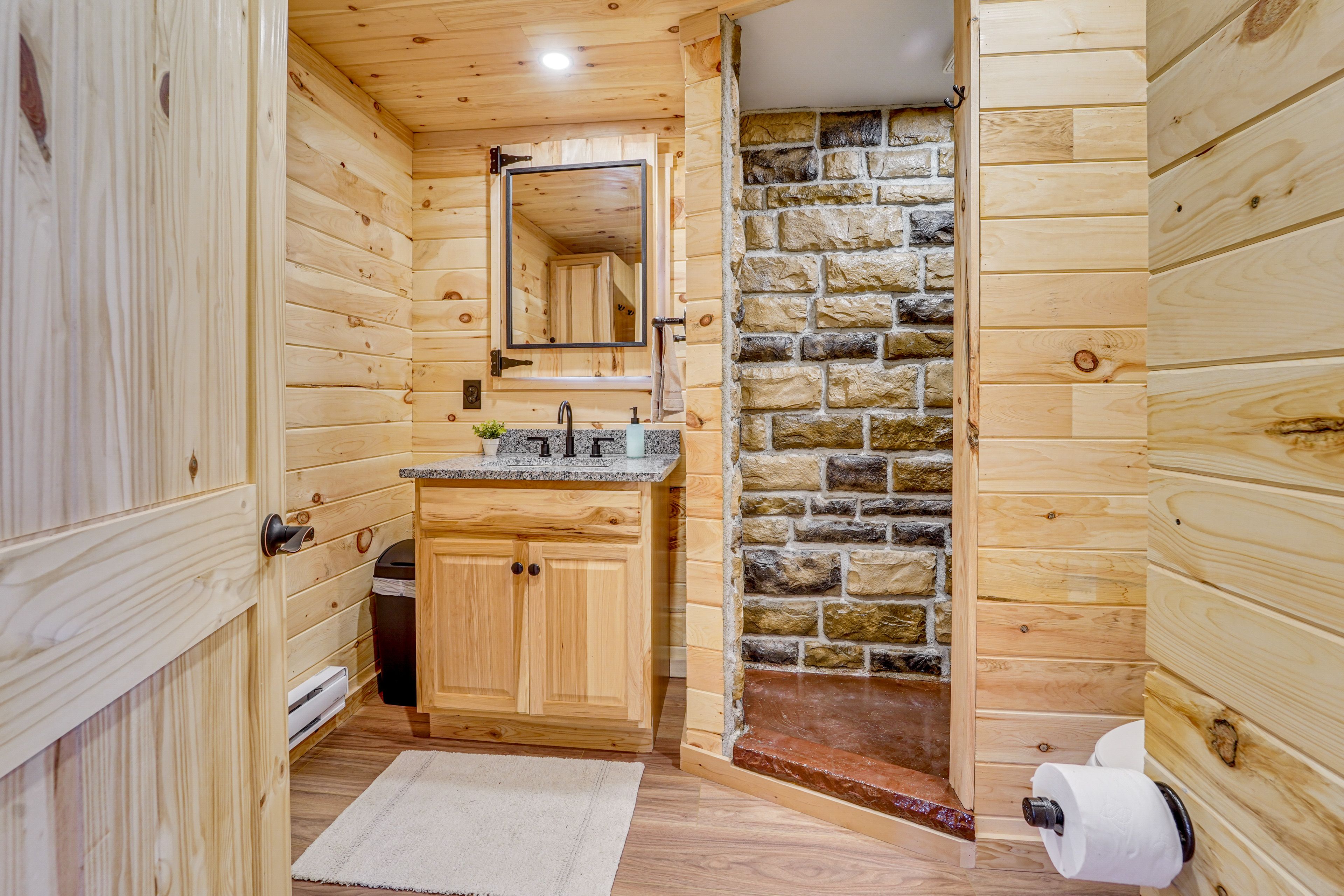 Full Bathroom | 1st Floor