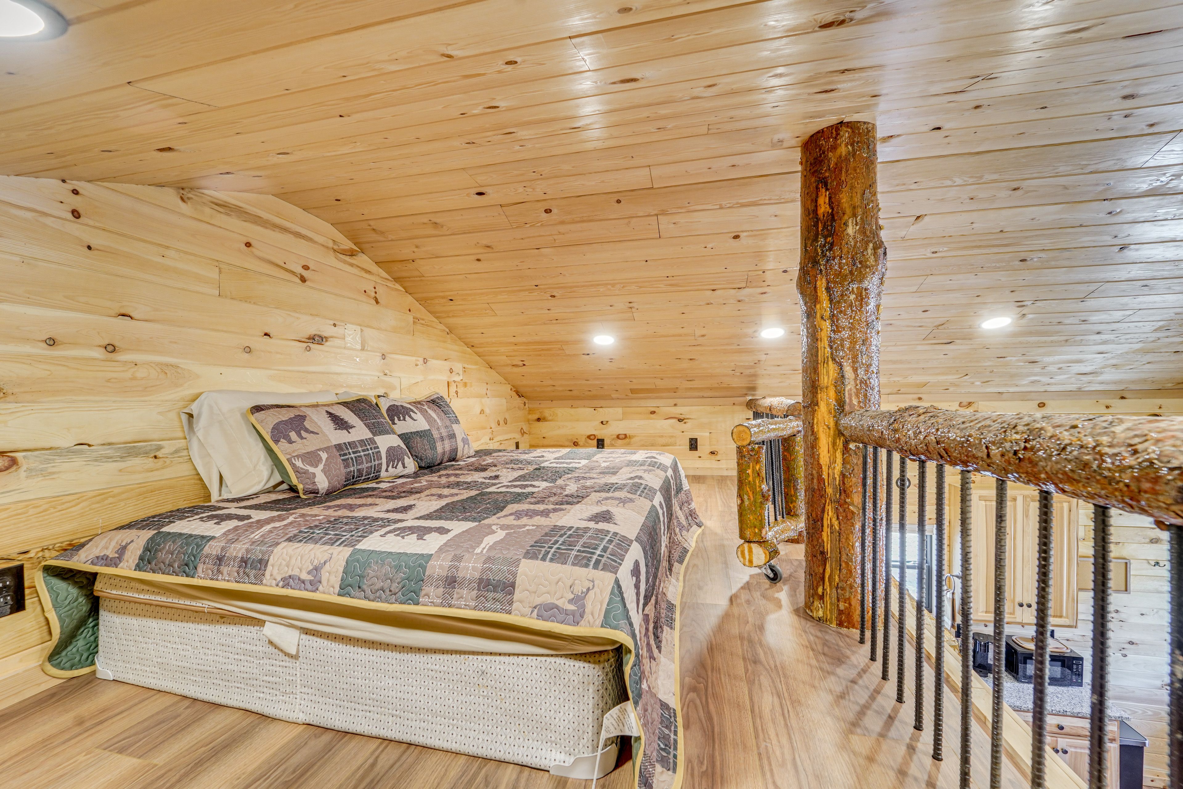 Bedroom 2 (Loft) | 2nd Floor | Queen Bed