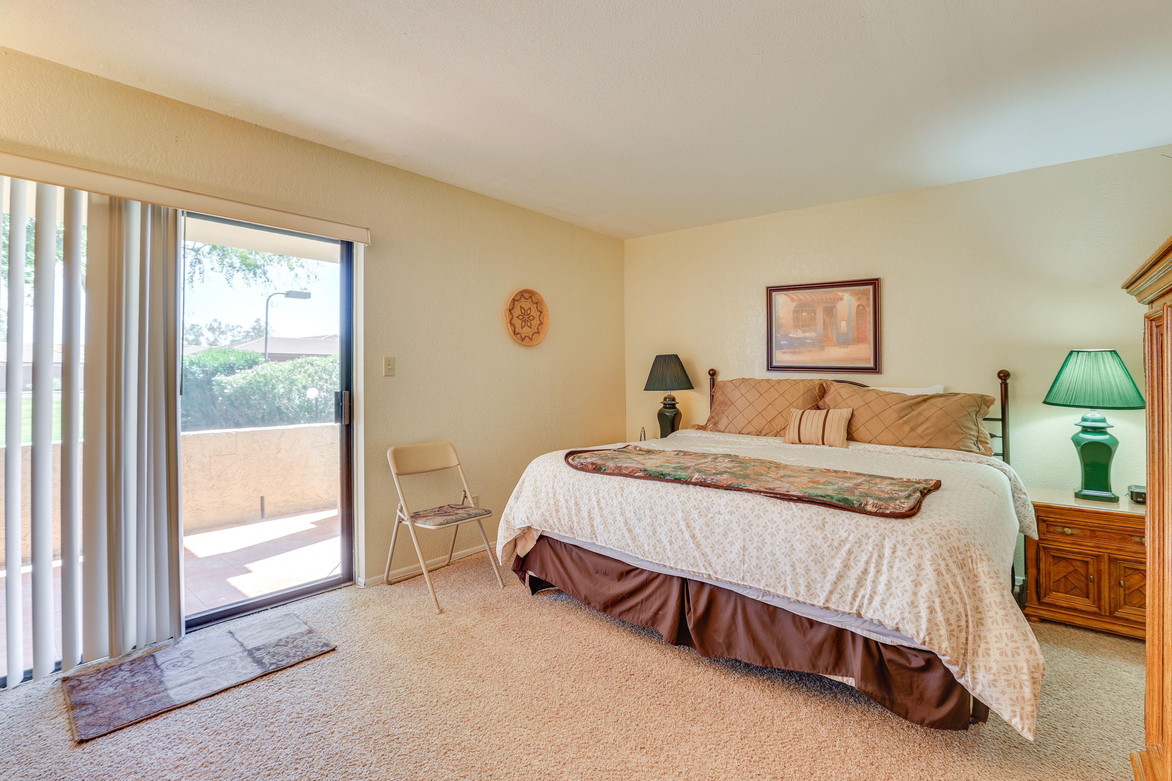 Bedroom 1 | King Bed | Flat-Screen TV | En-Suite Bathroom